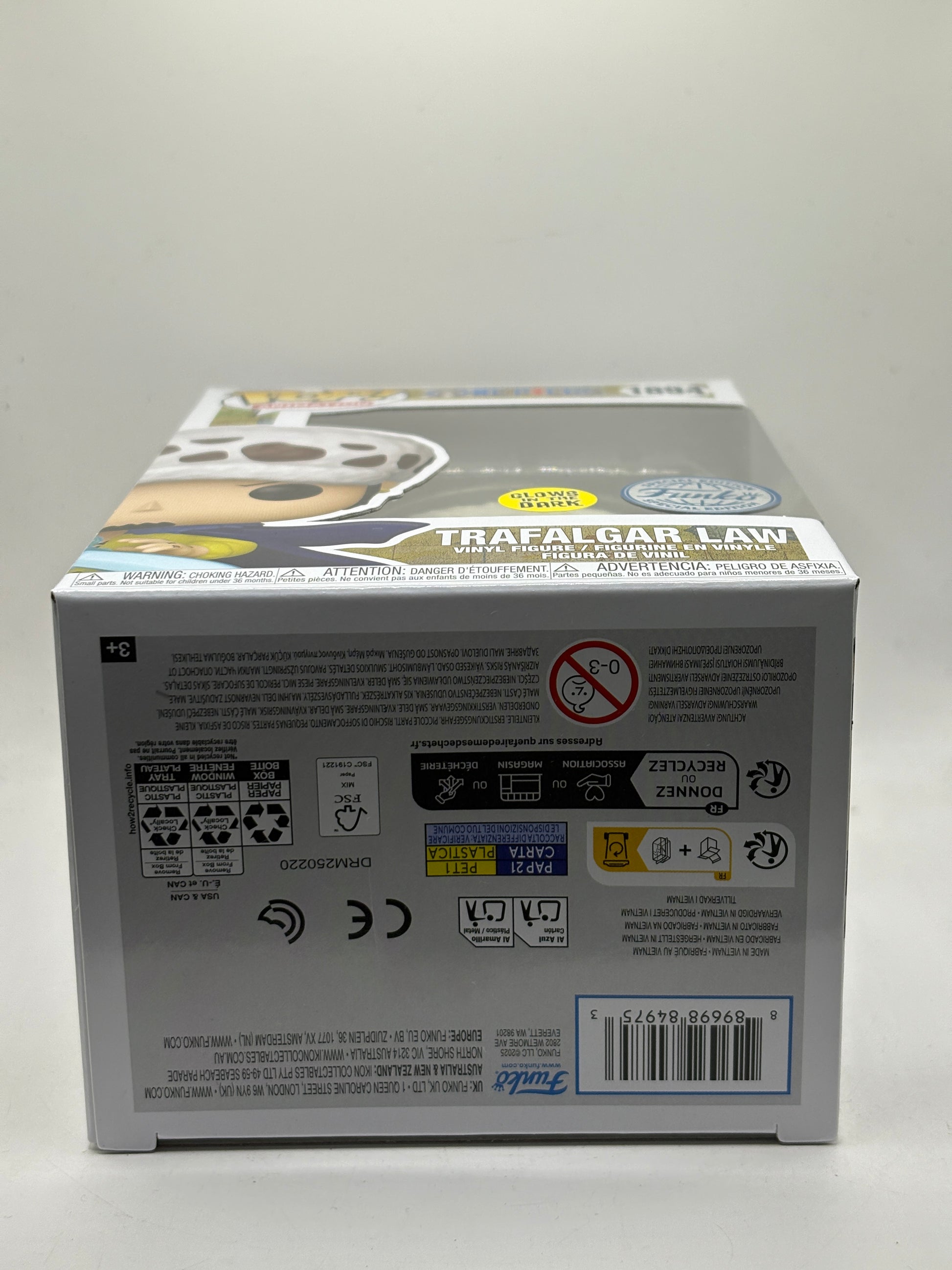 Funko POP! Animation One Piece #1894 Trafalgar Law Glow Special Edition image 6