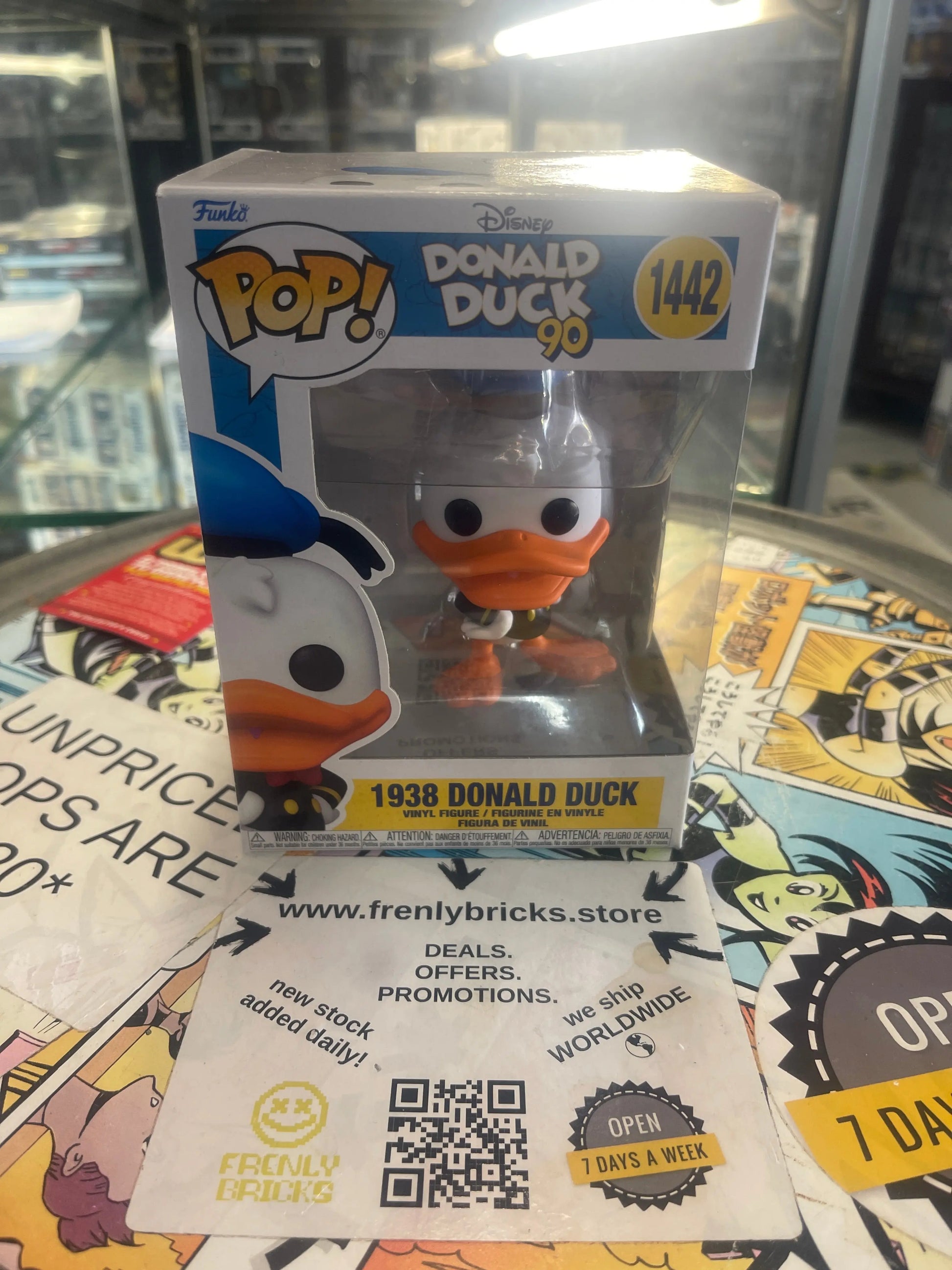 Funko POP! Disney Donald Duck 90 #1442 1938 Donald Duck FRENLY BRICKS - Open 7 Days