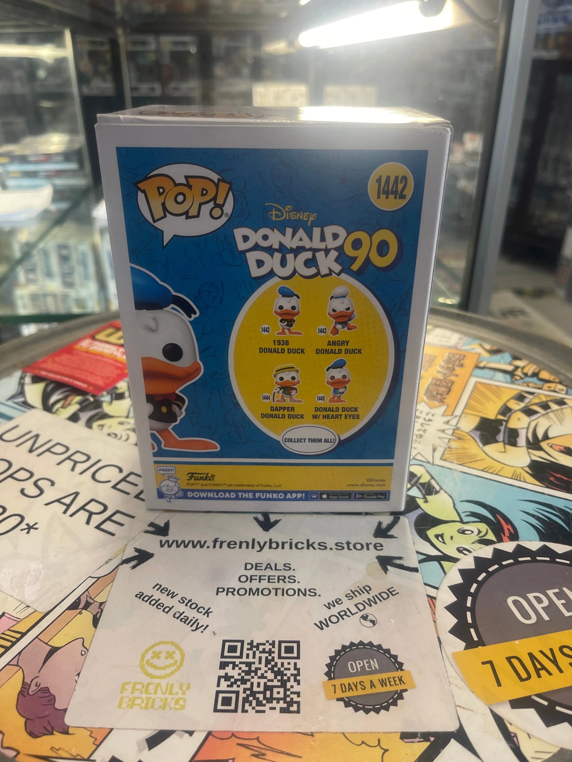 Funko POP! Disney Donald Duck 90 #1442 1938 Donald Duck FRENLY BRICKS - Open 7 Days