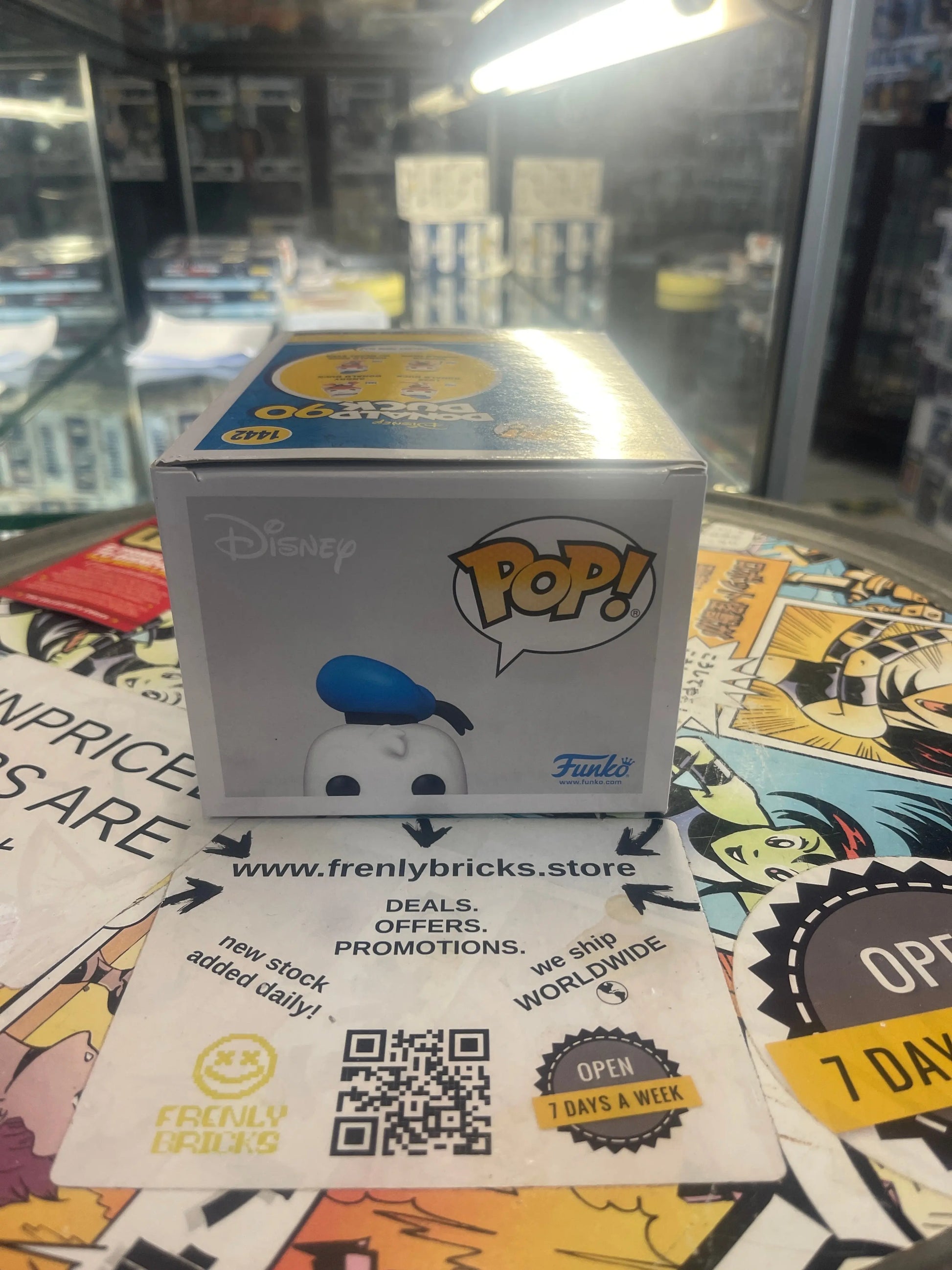 Funko POP! Disney Donald Duck 90 #1442 1938 Donald Duck FRENLY BRICKS - Open 7 Days