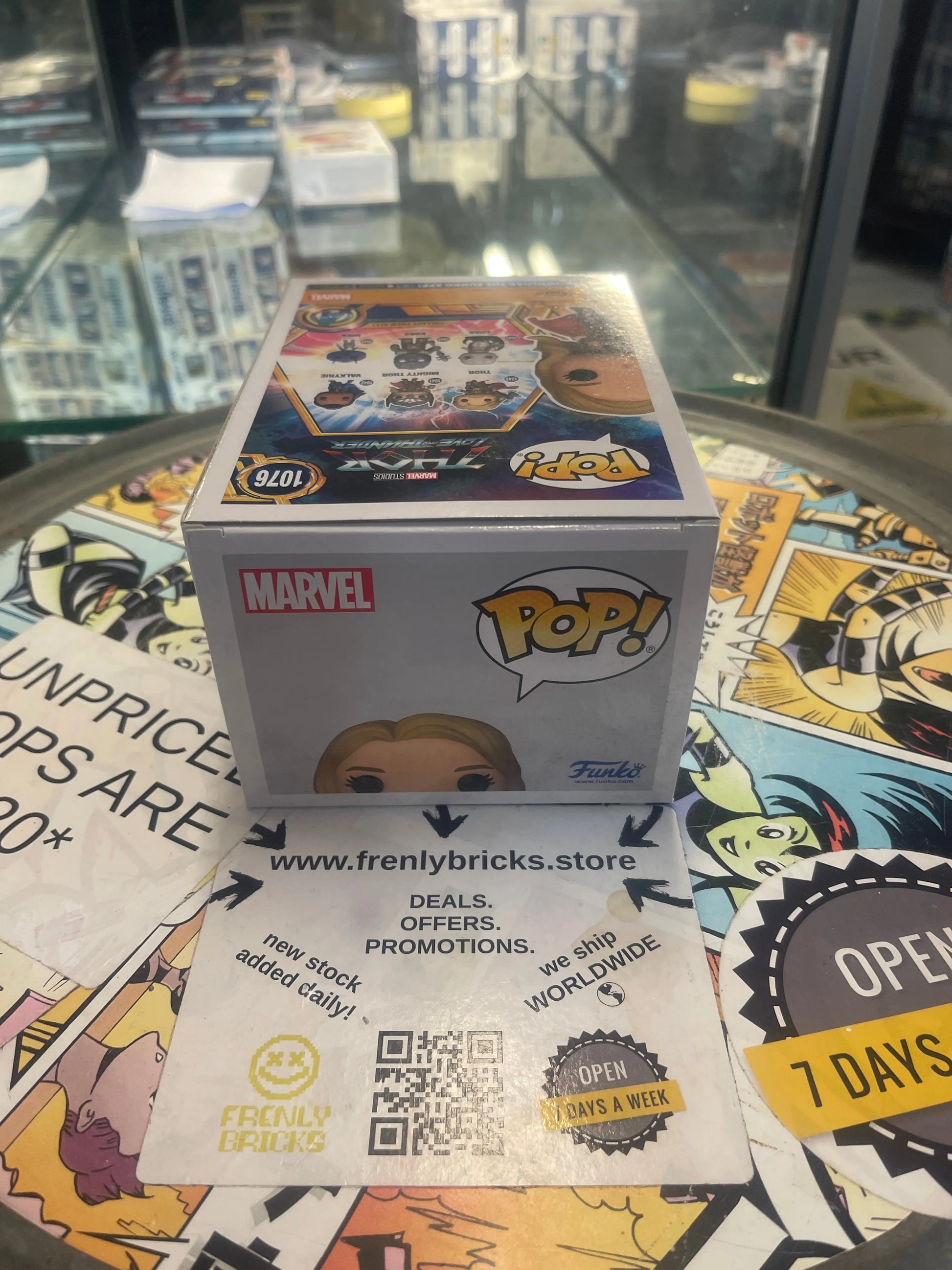 Funko POP! Thor Love and Thunder #1076 Mighty Thor Special Edition FRENLY BRICKS - Open 7 Days