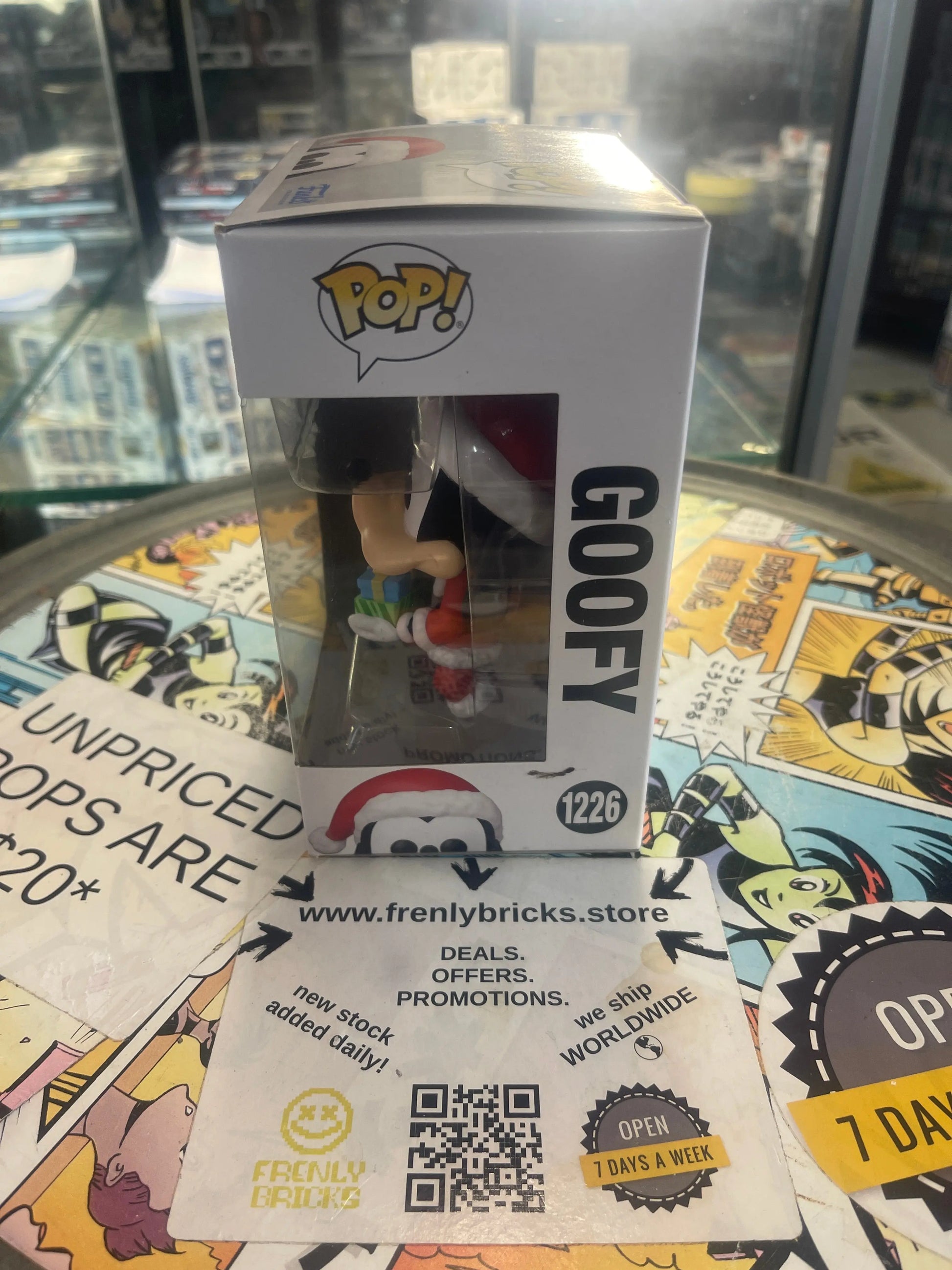 Disney: Holiday - Santa Goofy Pop! Vinyl Figure #1226 FRENLY BRICKS - Open 7 Days
