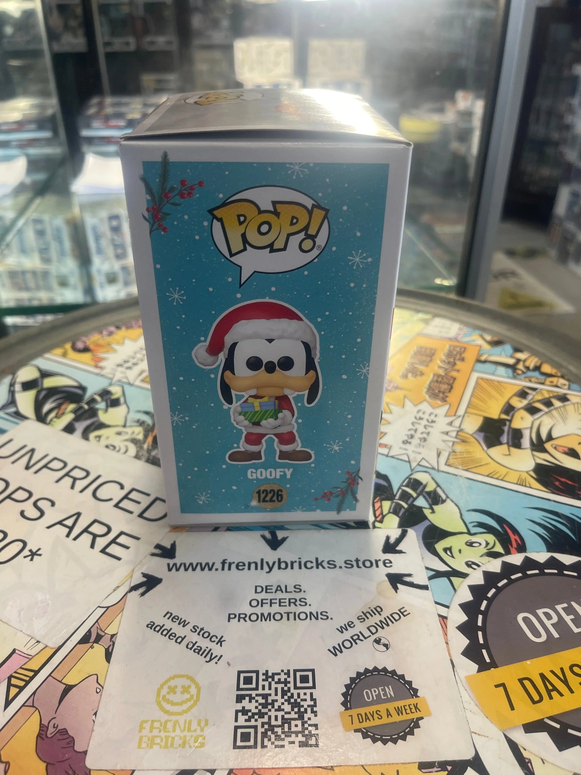 Disney: Holiday - Santa Goofy Pop! Vinyl Figure #1226 FRENLY BRICKS - Open 7 Days
