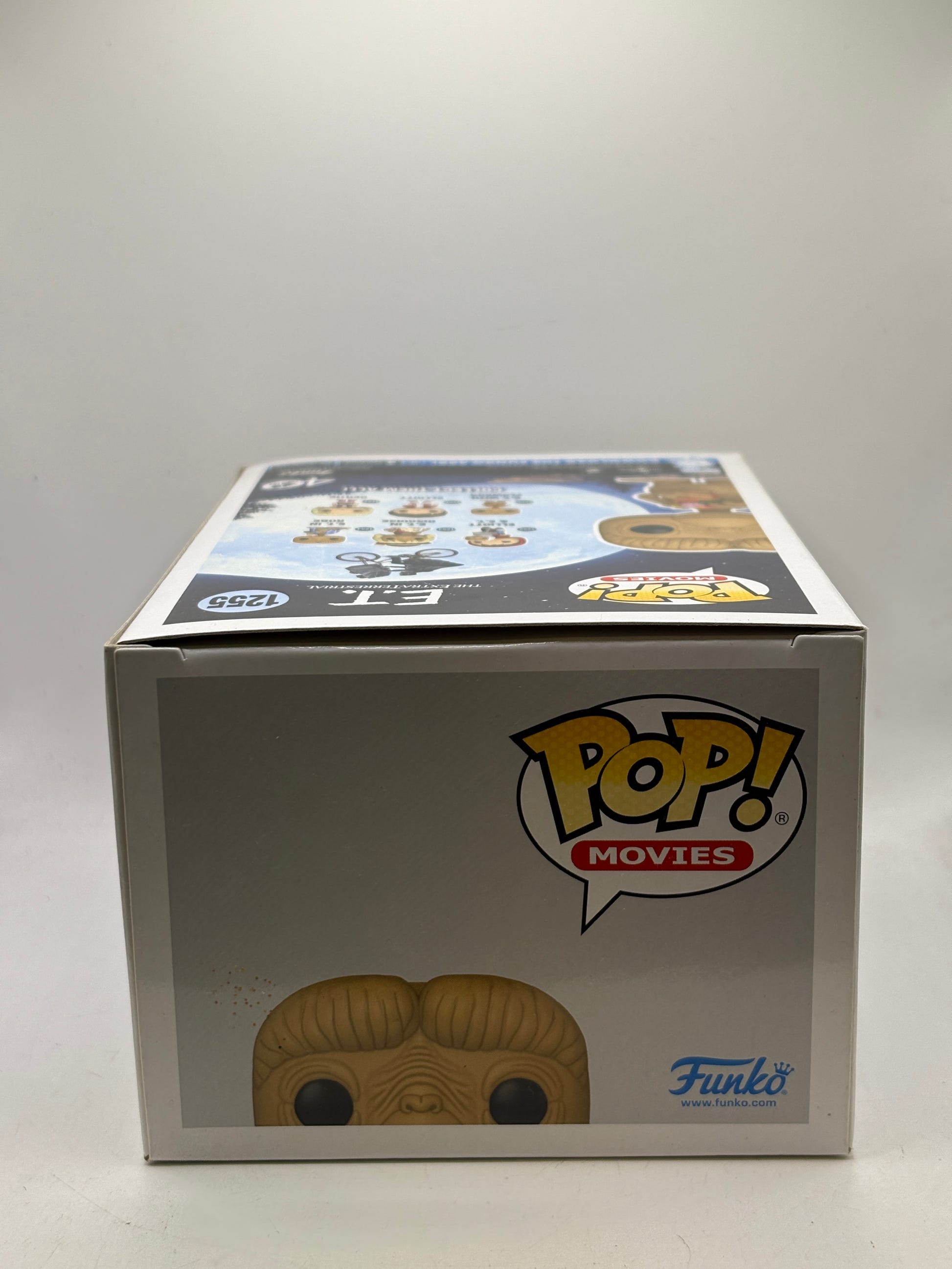 Funko POP! Movies E.T #1255 E.T. with Flowers Vinyl Figure image 5