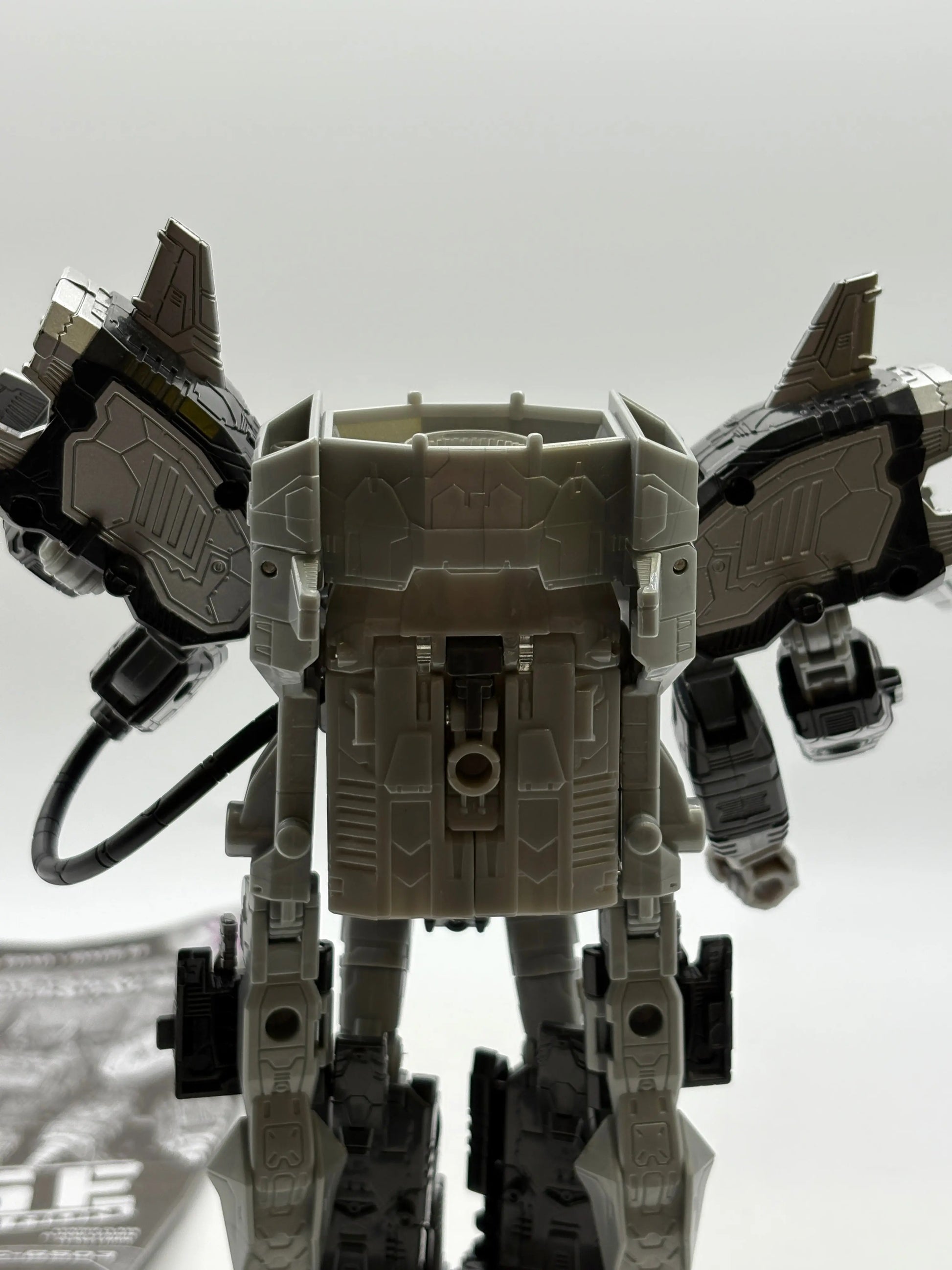 Transformers Legacy Selects Leader Galactic Man Shockwave Loose FRENLY BRICKS - Open 7 Days