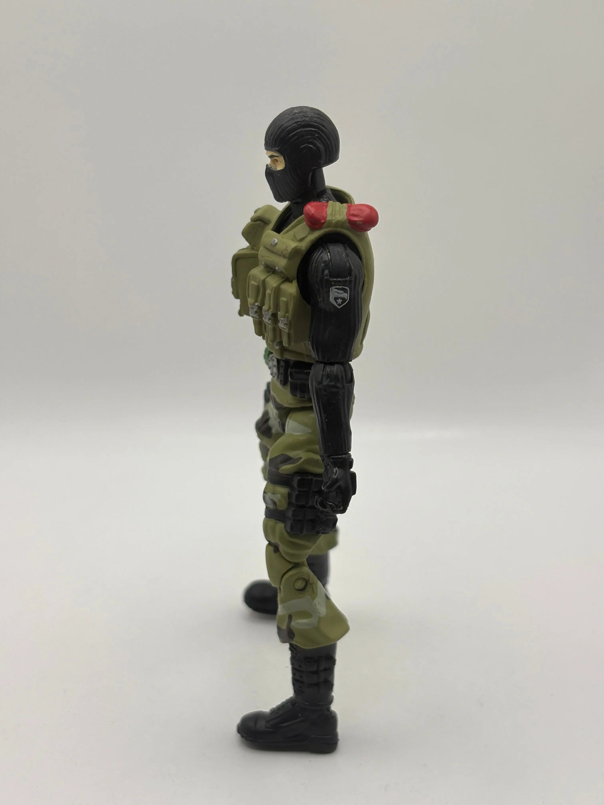 G.I.Joe Action Figure Beachhead 25th Anniversary Loose Incomplete FRENLY BRICKS - Open 7 Days