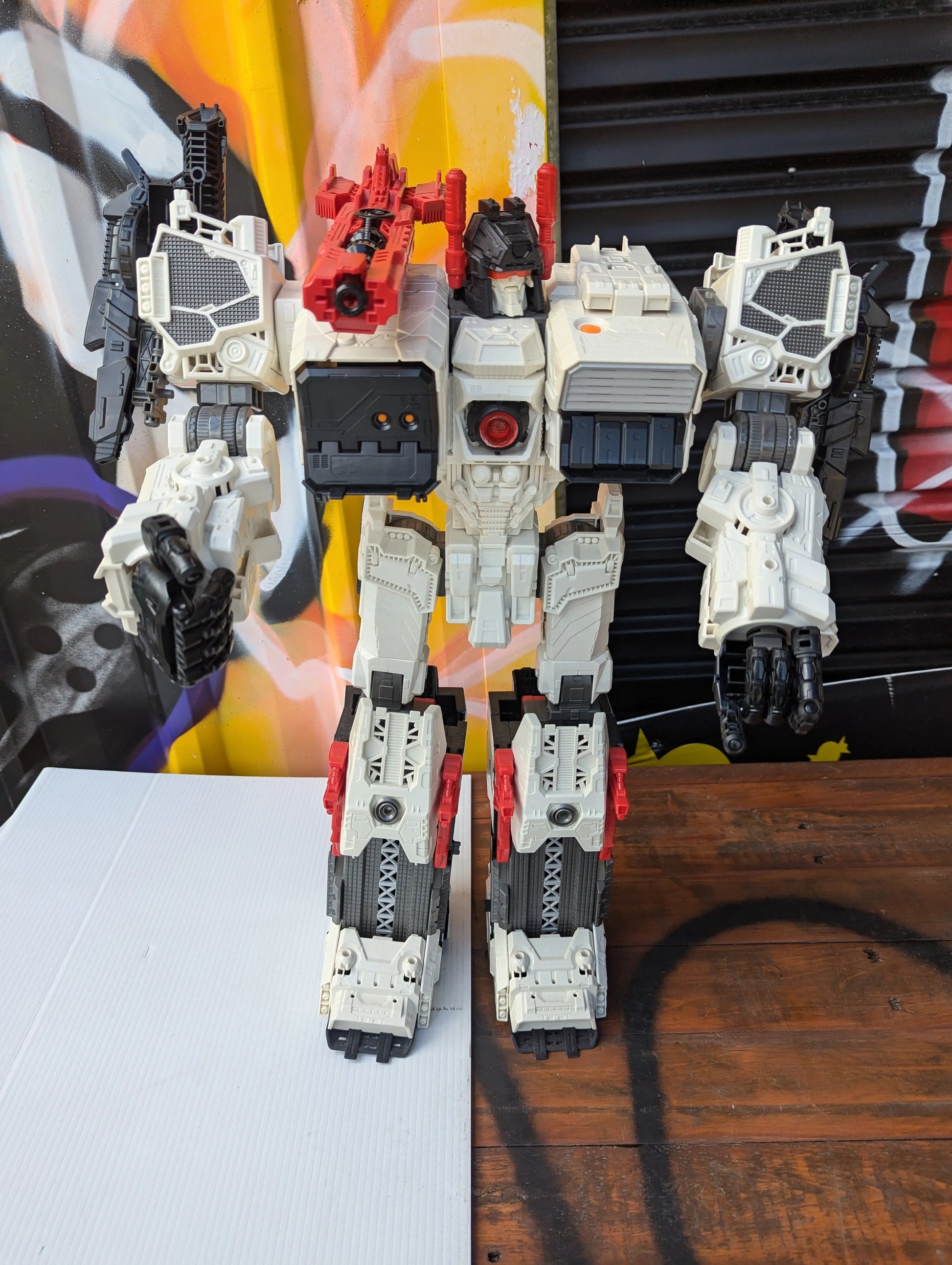 Transformers Generations Metroplex ko FRENLY BRICKS - Open 7 Days