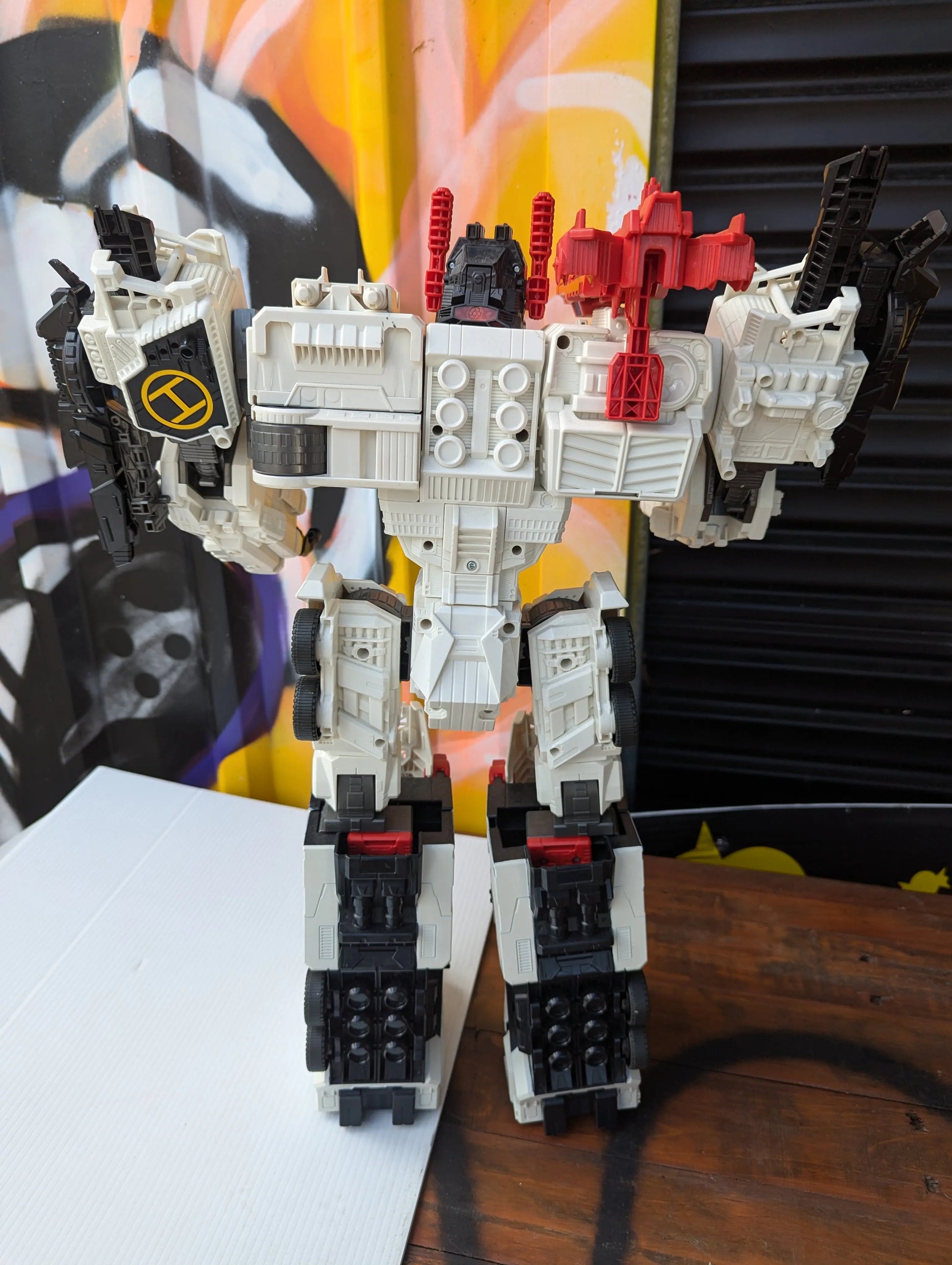 Transformers Generations Metroplex ko FRENLY BRICKS - Open 7 Days