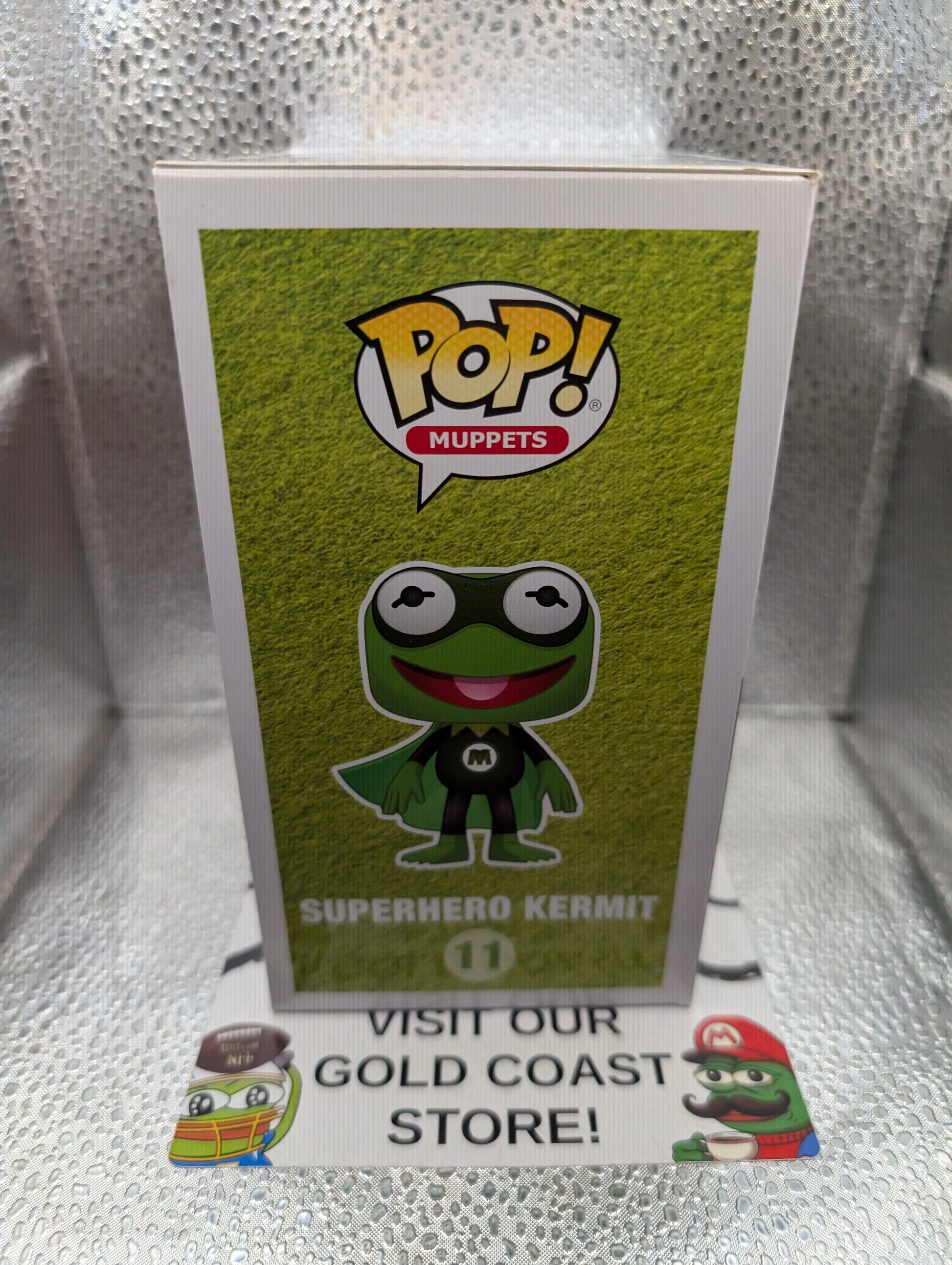 Funko Pop! The Muppets - Superhero Kermit #11 ECCC 2017 3000 pcs Vaulted FRENLY BRICKS - Open 7 Days