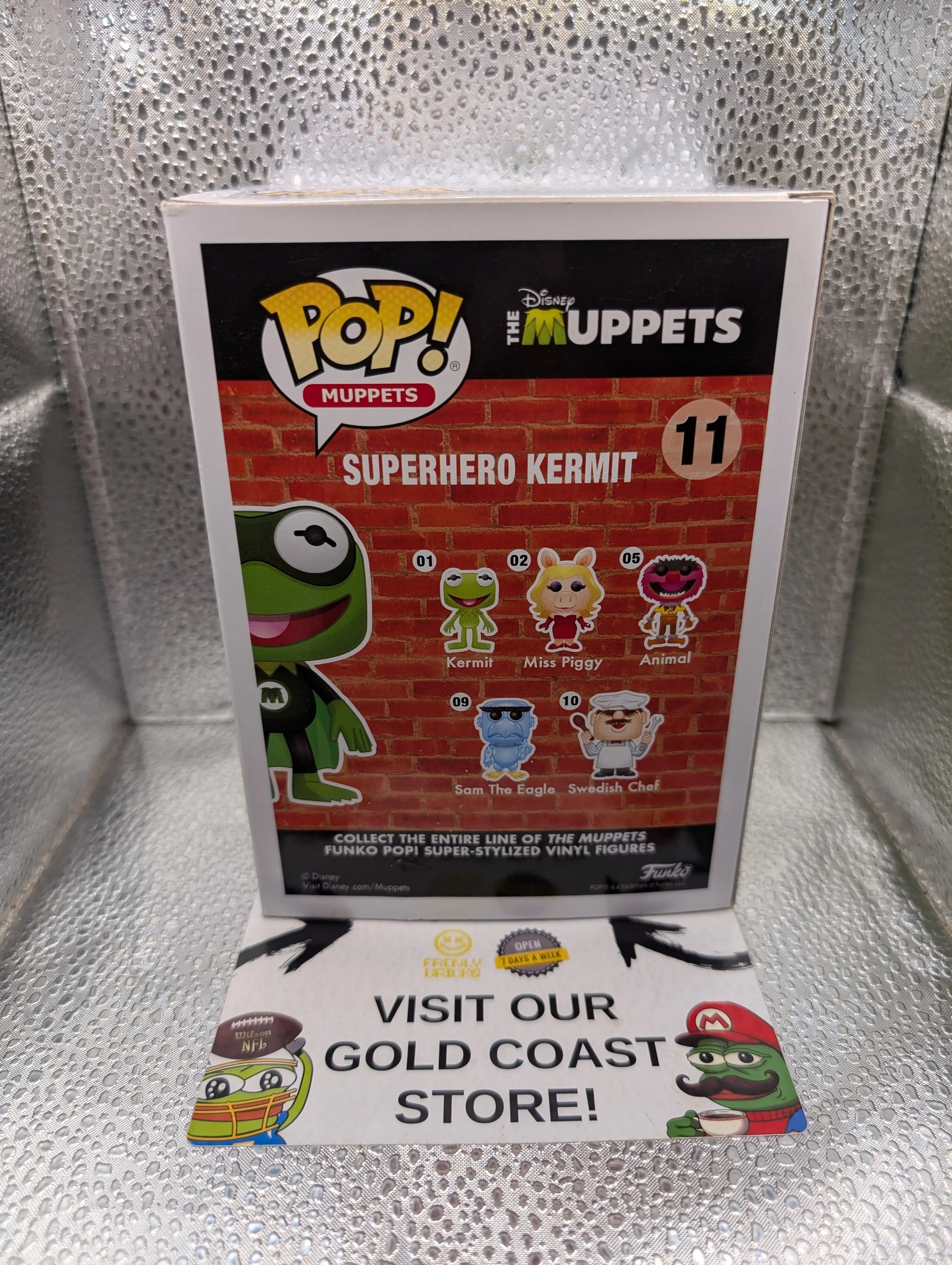 Funko Pop! The Muppets - Superhero Kermit #11 ECCC 2017 3000 pcs Vaulted FRENLY BRICKS - Open 7 Days