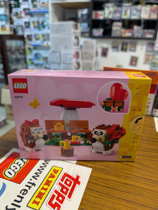 LEGO -  Hedgehog Picnic Date (40711) NEW Valentine's Day FRENLY BRICKS - Open 7 Days