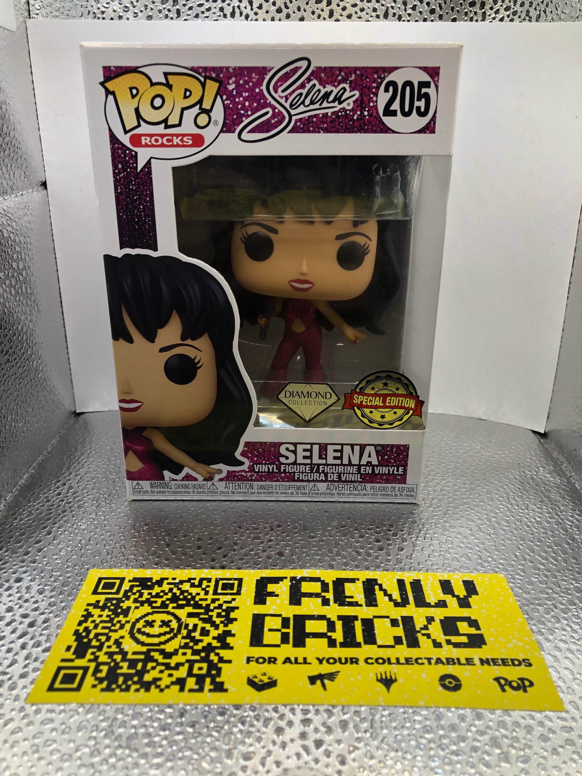 Selena Funko Pop! Vinyl Diamond Glitter Exclusive #205 FRENLY BRICKS - Open 7 Days