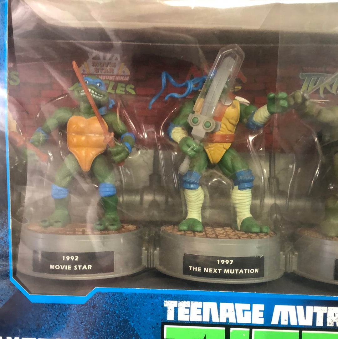 History of TMNT Featuring Leonardo (2015) Playmates Teenage Mutant Ninja Turtles FRENLY BRICKS - Open 7 Days