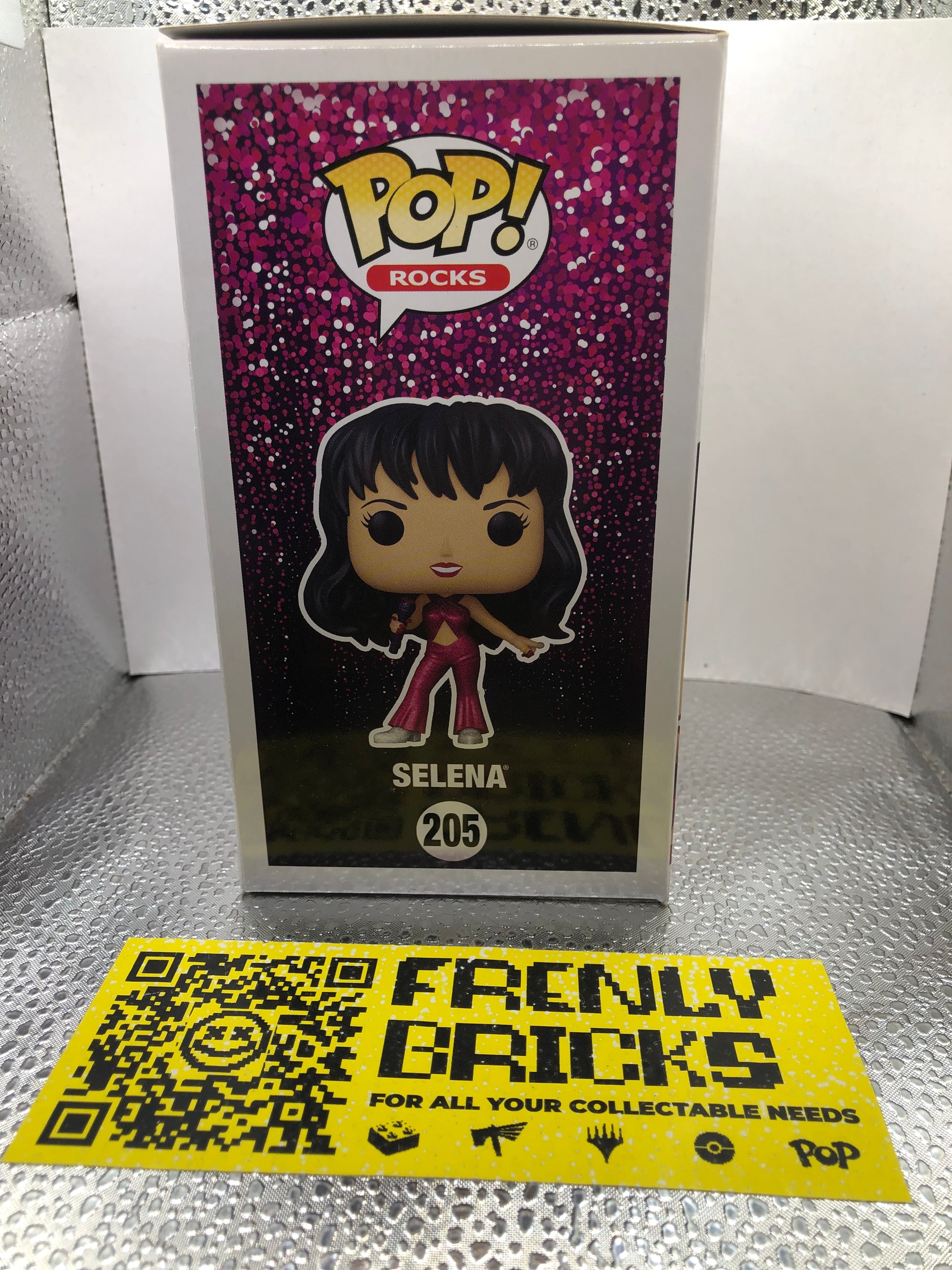 Selena Funko Pop! Vinyl Diamond Glitter Exclusive #205 FRENLY BRICKS - Open 7 Days