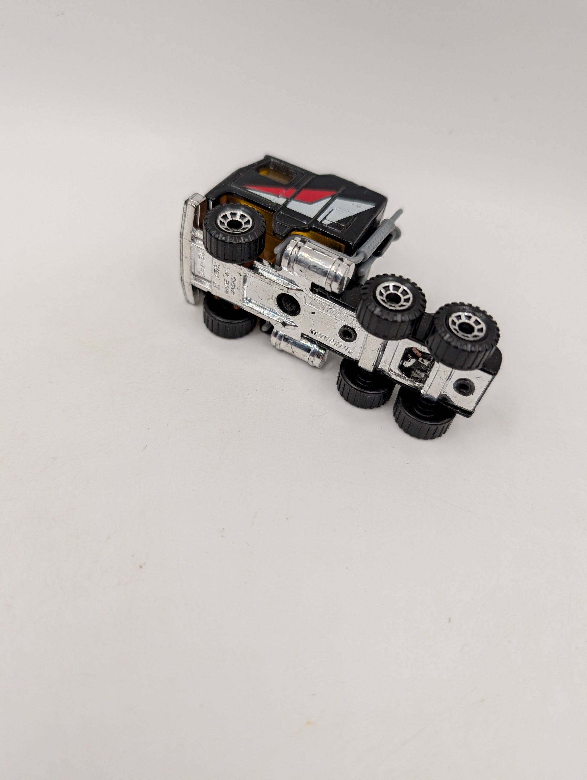 Matchbox 1981 Kenworth Truck Hauler Air Car Black Diecast 1:90 Thailand Semi FRENLY BRICKS - Open 7 Days