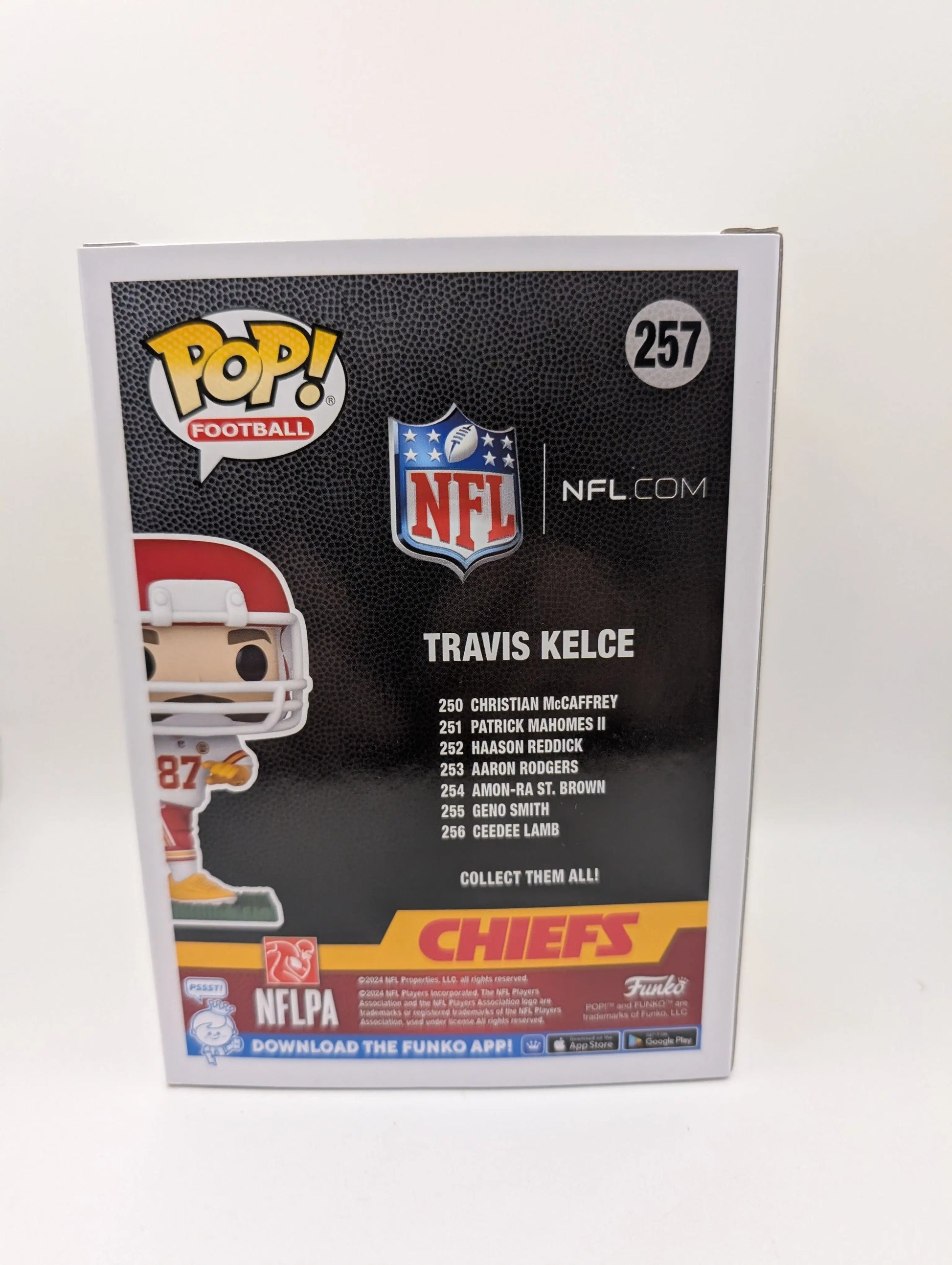 Travis Kelce Pop 257 - The Chiefs NFL Funko Pop! 2024  Taylor Swift Bracelet On FRENLY BRICKS - Open 7 Days