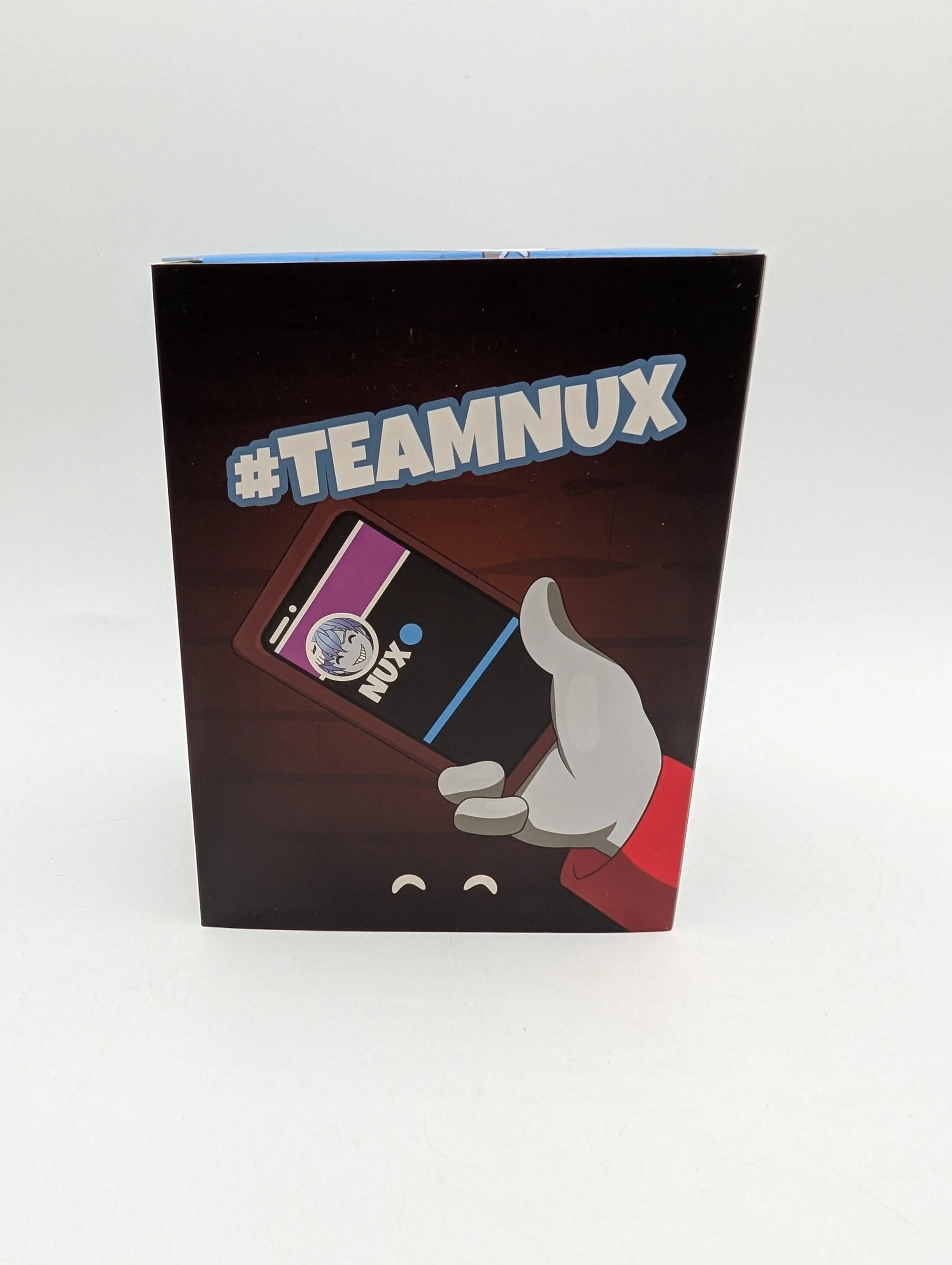 Youtooz * Nux Taku Versus * Vinyl Figure * 416 FRENLY BRICKS - Open 7 Days