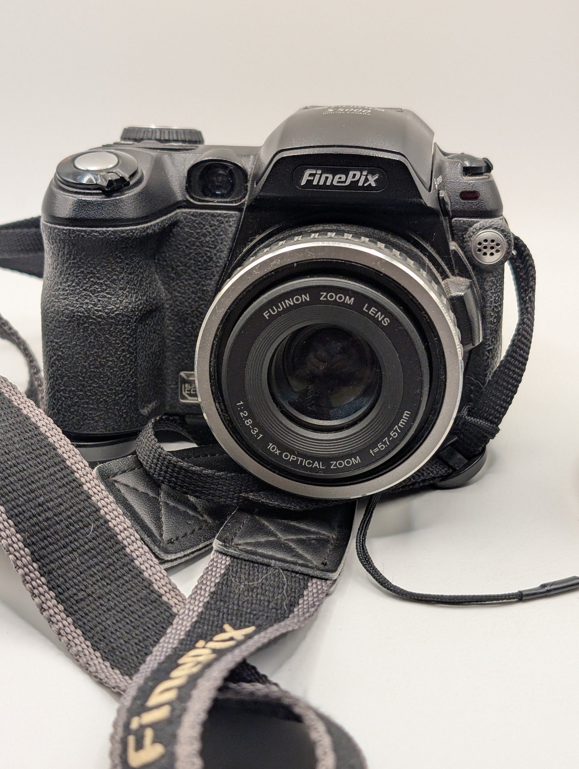 Fujifilm FinePix S5000 Digital Camera Black  Untested No Battery FRENLY BRICKS - Open 7 Days