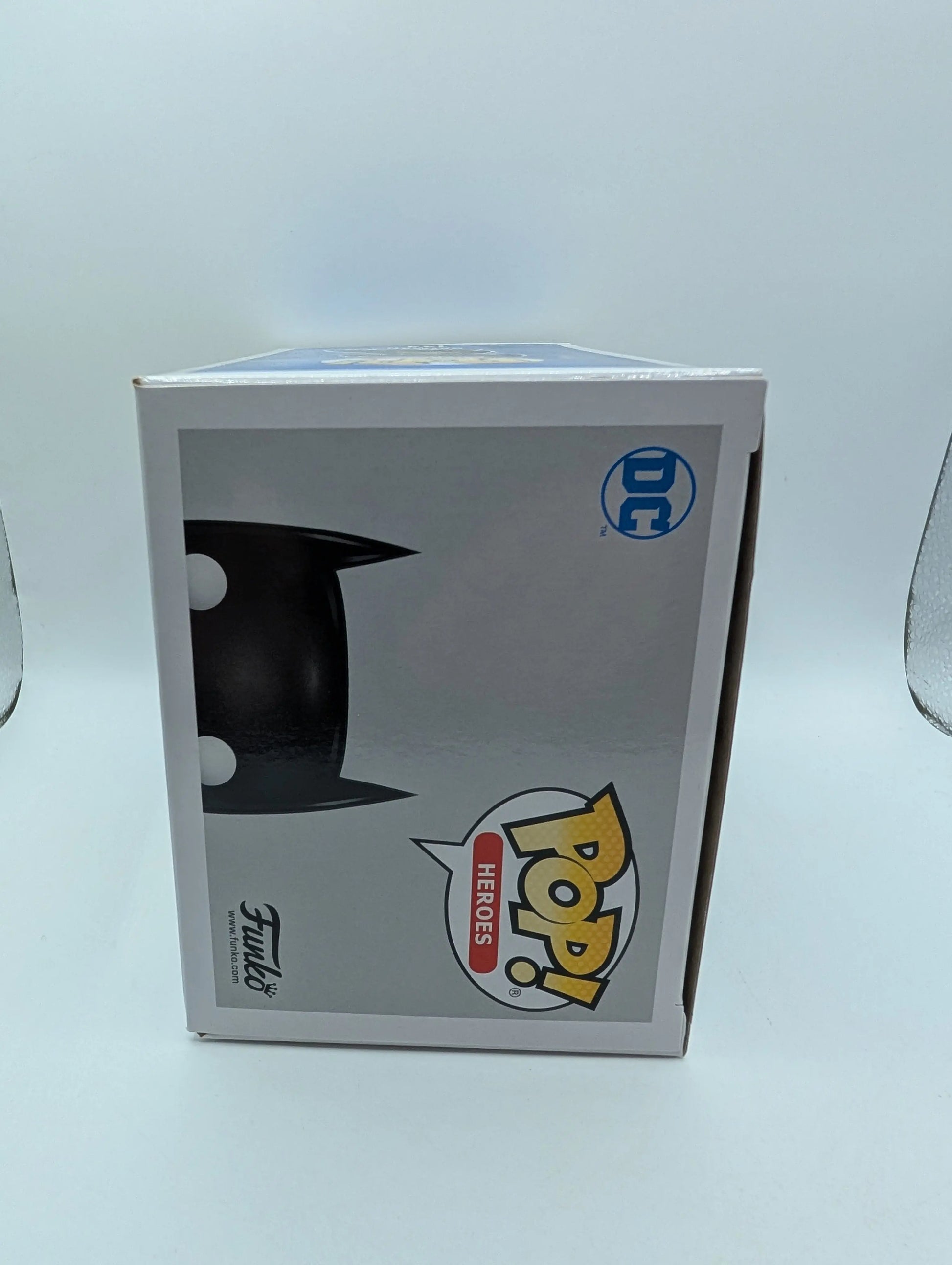 Batman 144 Orange Chrome 2018 Fall Convention Exclusive DC Funko Pop Vinyl FRENLY BRICKS - Open 7 Days