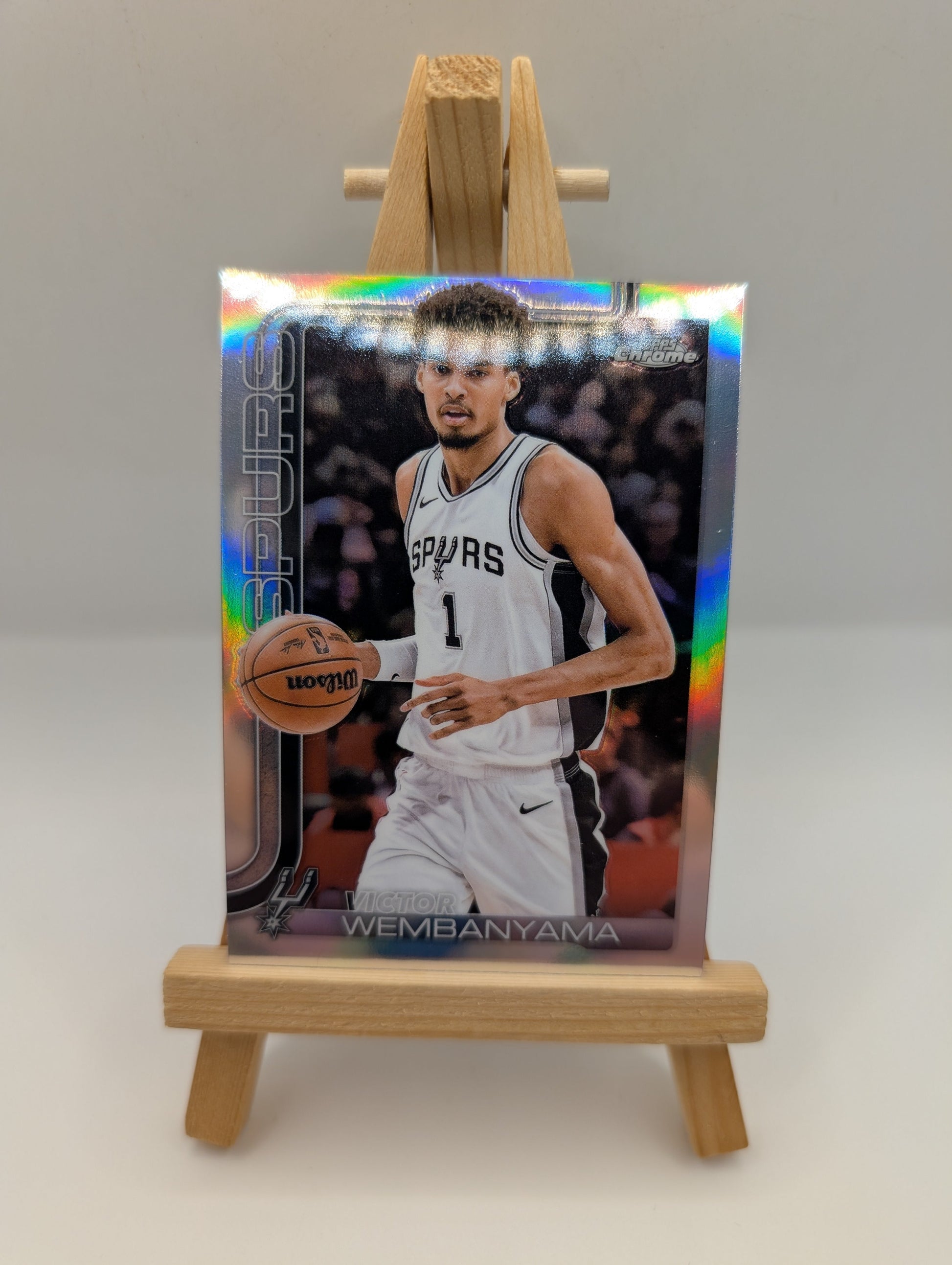 2025-26 Topps Chrome Victor Wembanyama #221 Silver Refractor Spurs FRENLY BRICKS - Open 7 Days