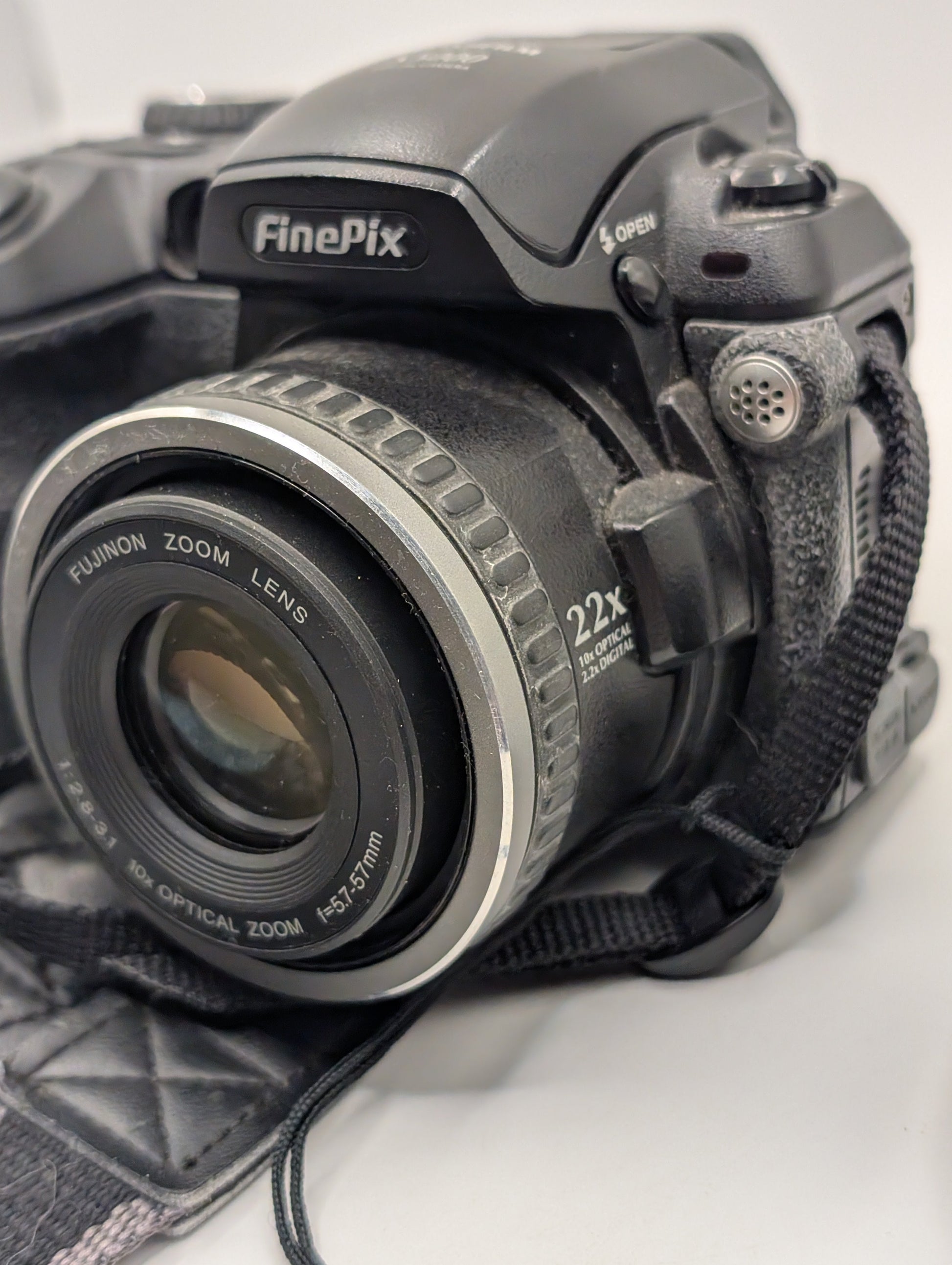 Fujifilm FinePix S5000 Digital Camera Black  Untested No Battery FRENLY BRICKS - Open 7 Days