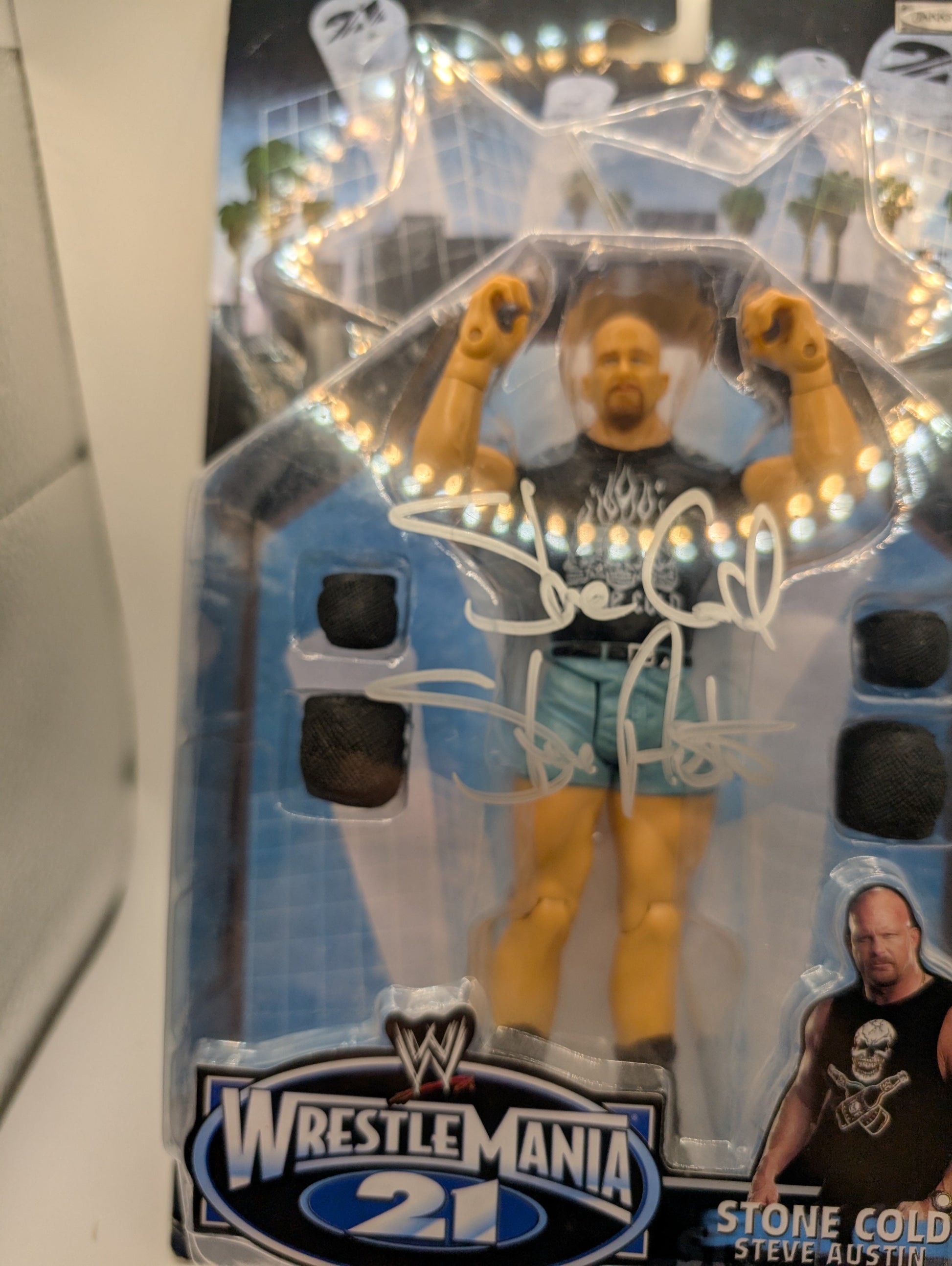 WWE WrestleMania 21 Stone Cold Steve Austin Action Figure 2005 New SIGNED AUTO FRENLY BRICKS - Open 7 Days