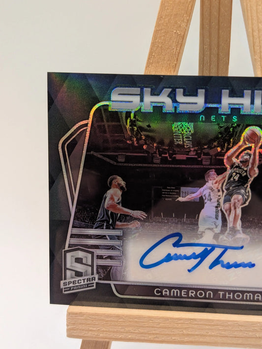 2023-24 Panini Spectra - Sky High Signatures Cameron Thomas #SKY-CAM /99 Auto. FRENLY BRICKS - Open 7 Days
