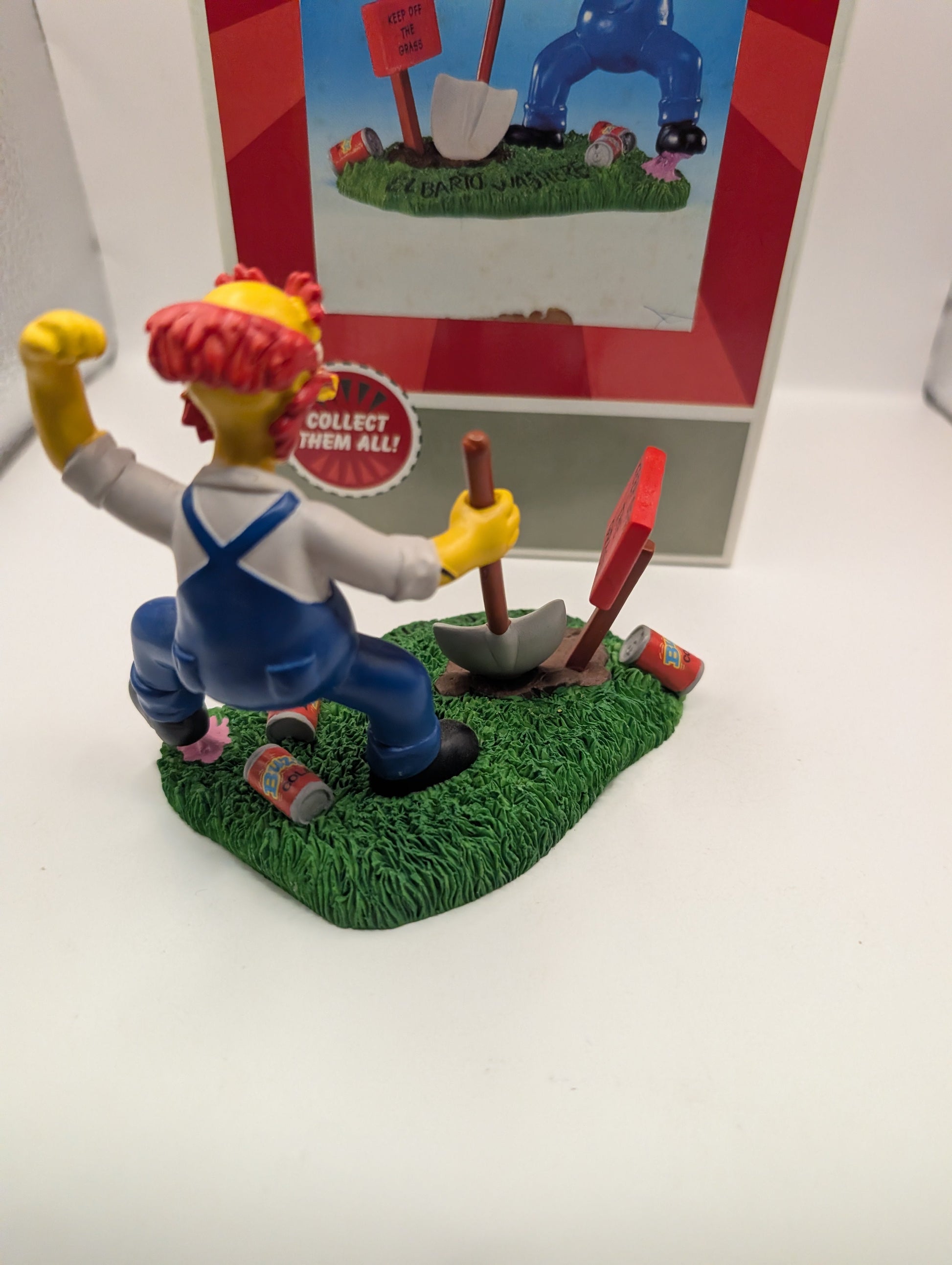 The Simpsons sculpture "Make Way for Willie"  Springfield citizens sculpture with Box FRENLY BRICKS - Open 7 Days