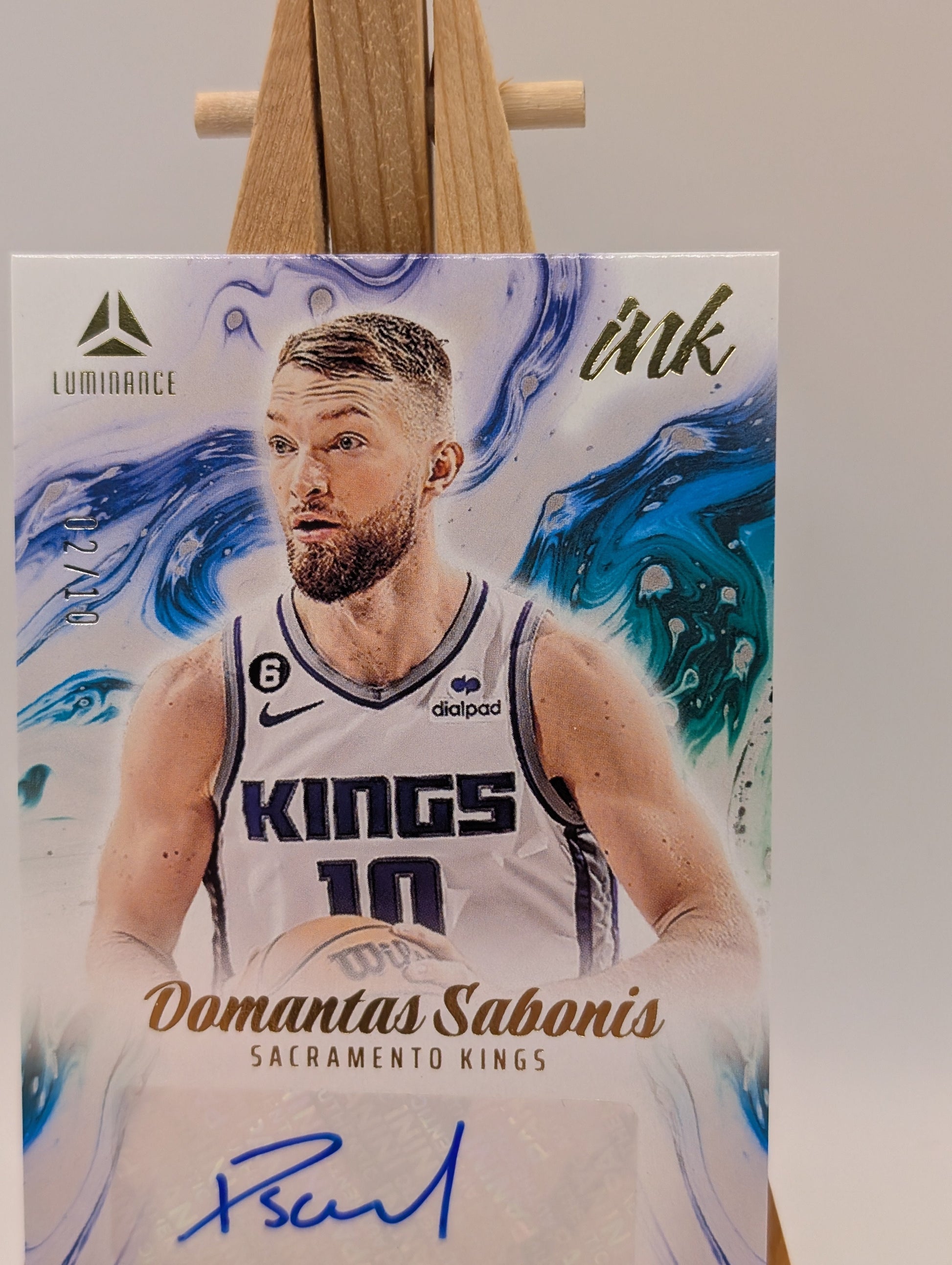 2022-23 DOMANTAS SABONIS /10 AUTO PANINI CHRONICLES LUMINANCE INK AUTOGRAPHS FRENLY BRICKS - Open 7 Days