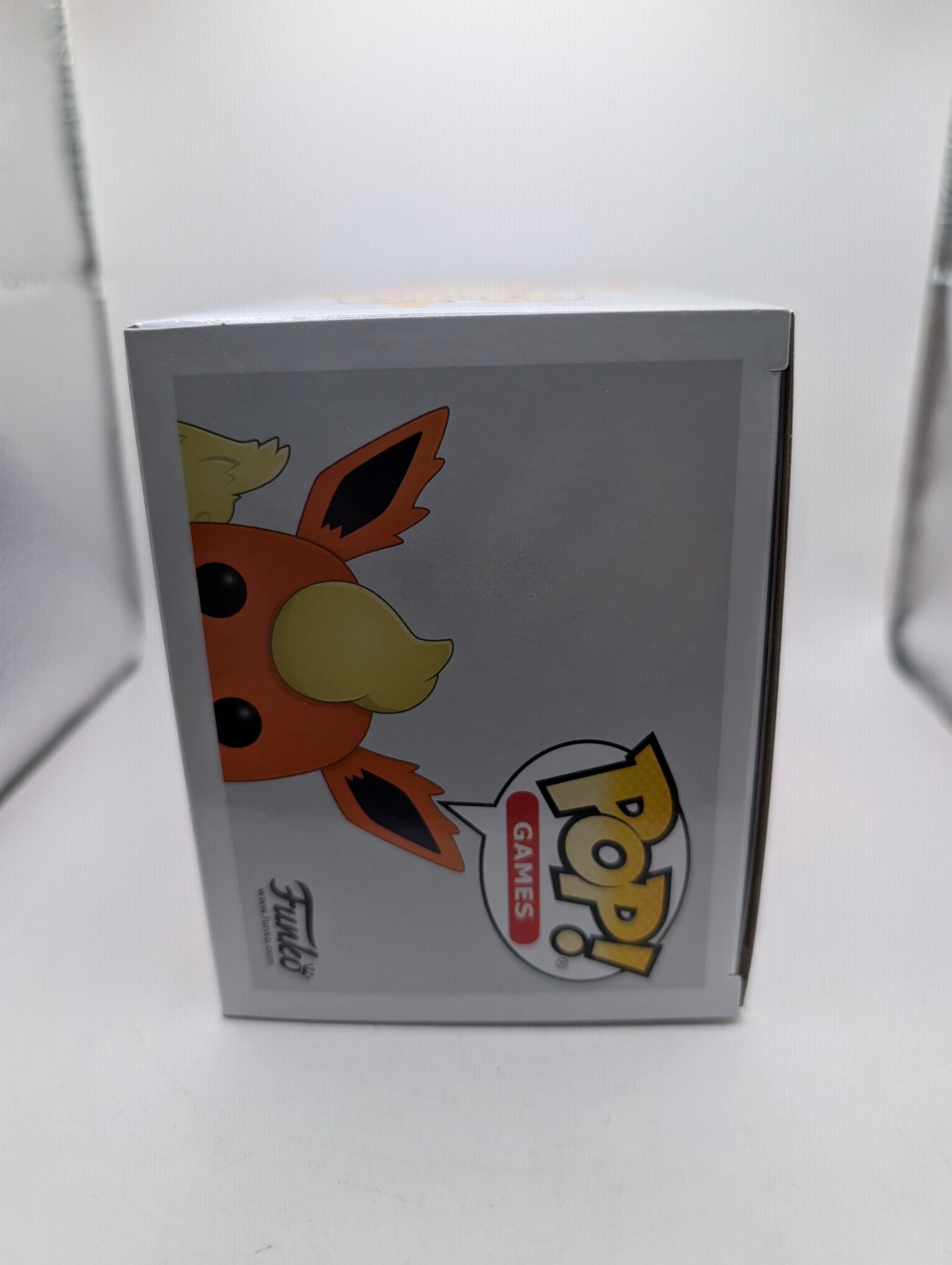 Flareon Diamond Wondrous Convention 2021 - Pokémon POP! Vinyl - No. 629 FRENLY BRICKS - Open 7 Days