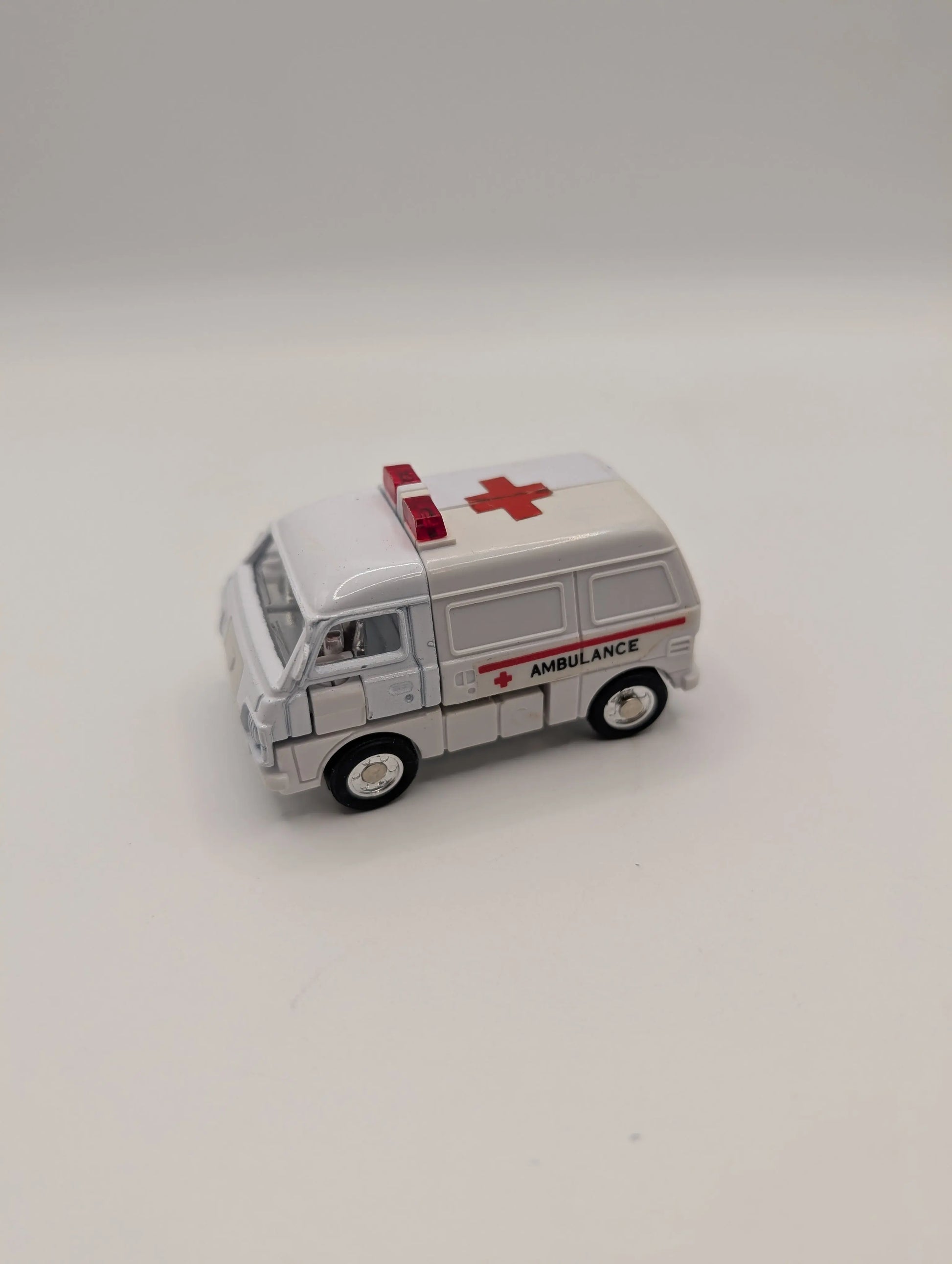 1983 Tonka GoBots Ambulance Van Transformers FRENLY BRICKS - Open 7 Days