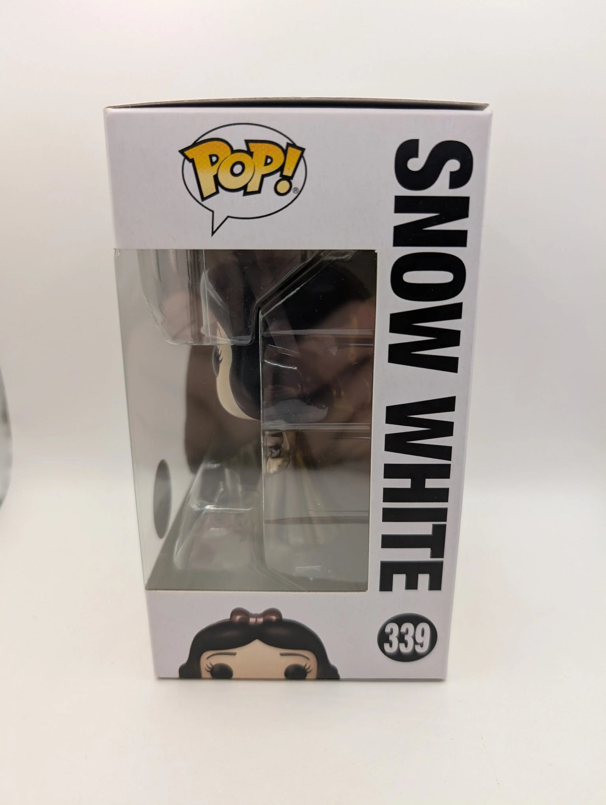 Disney Princess Snow White (with pin) Funko Pop! Vinyl #339 Exclusive FRENLY BRICKS - Open 7 Days