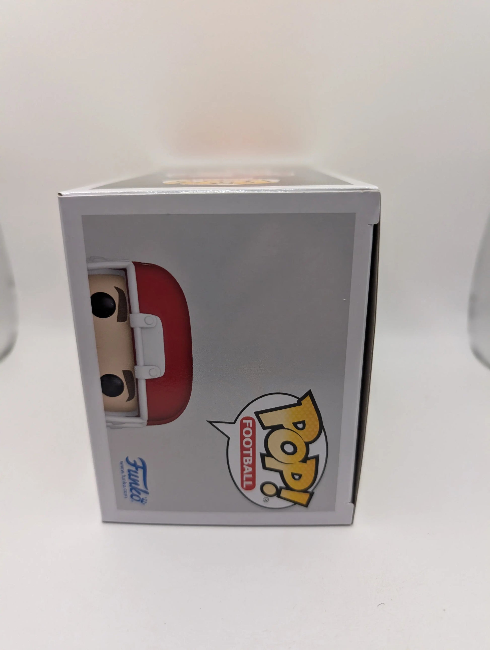 Travis Kelce Pop 257 - The Chiefs NFL Funko Pop! 2024  Taylor Swift Bracelet On FRENLY BRICKS - Open 7 Days