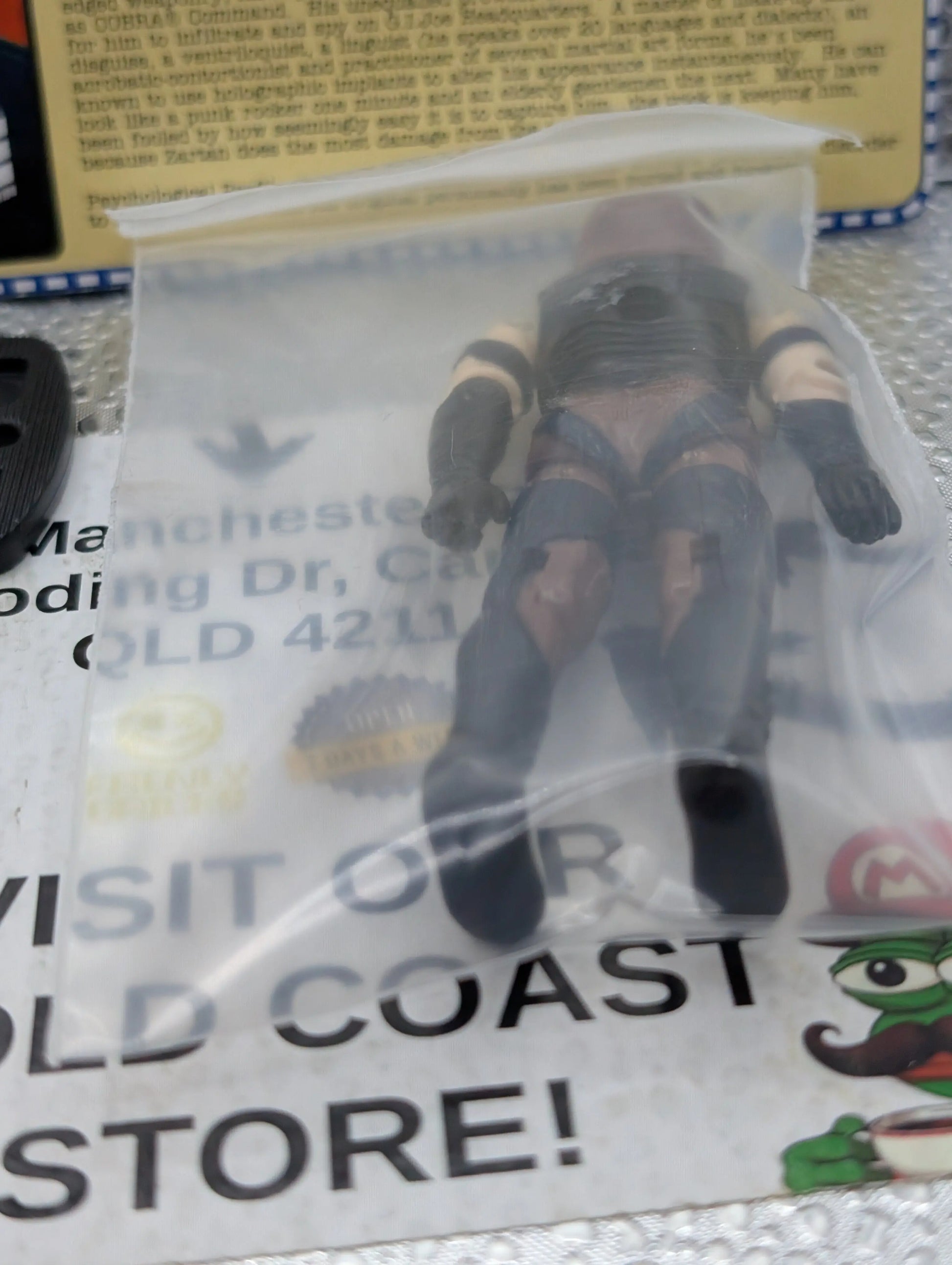 GI JOE~ 2001 ZARTAN ~ SPY EXCELLENT~ 100% complete & CARD 2000 FRENLY BRICKS - Open 7 Days