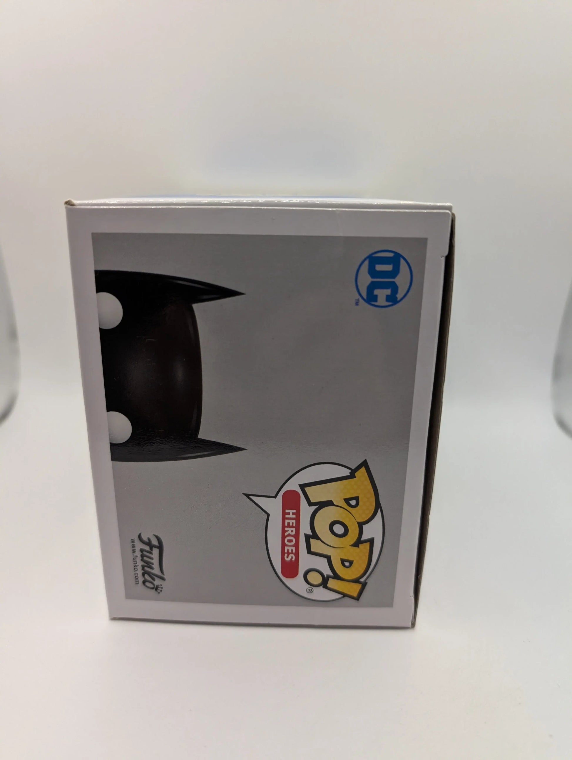 DC Super Heroes-Batman #144 Funko Pop Vinyl. Black Chrome. 2017 Fall Convention FRENLY BRICKS - Open 7 Days