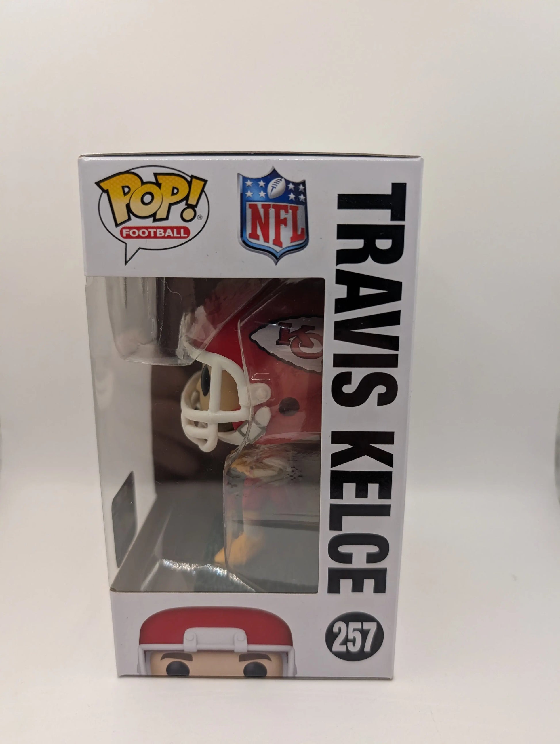 Travis Kelce Pop 257 - The Chiefs NFL Funko Pop! 2024  Taylor Swift Bracelet On FRENLY BRICKS - Open 7 Days