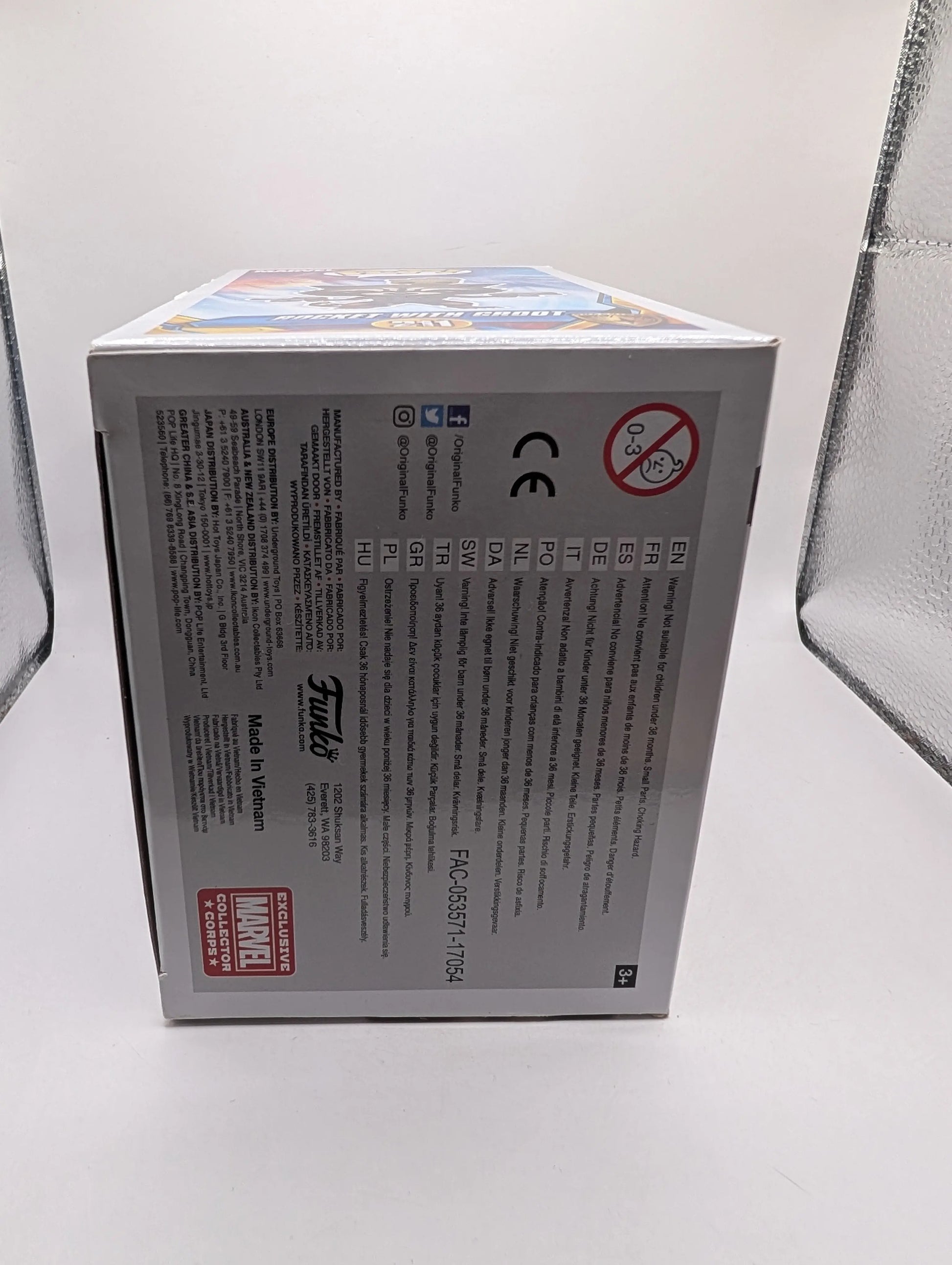 MARVEL COLLECTOR CORPS EXCLUSIVE - ROCKET WITH GROOT Funko Pop (#211) FRENLY BRICKS - Open 7 Days