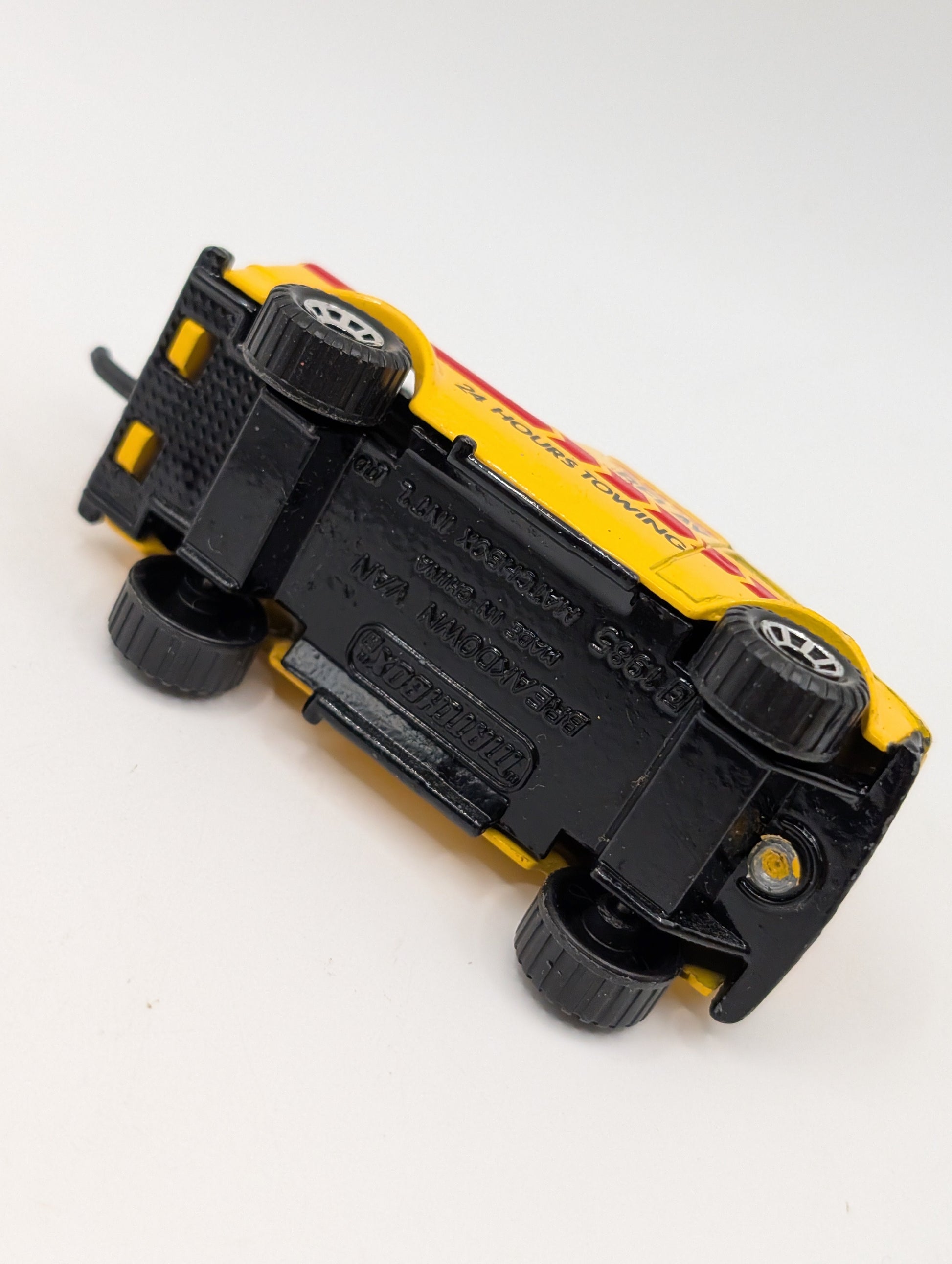 LESNEY MATCHBOX NO. 21 CHEVROLET TOW TRUCK FRENLY BRICKS - Open 7 Days