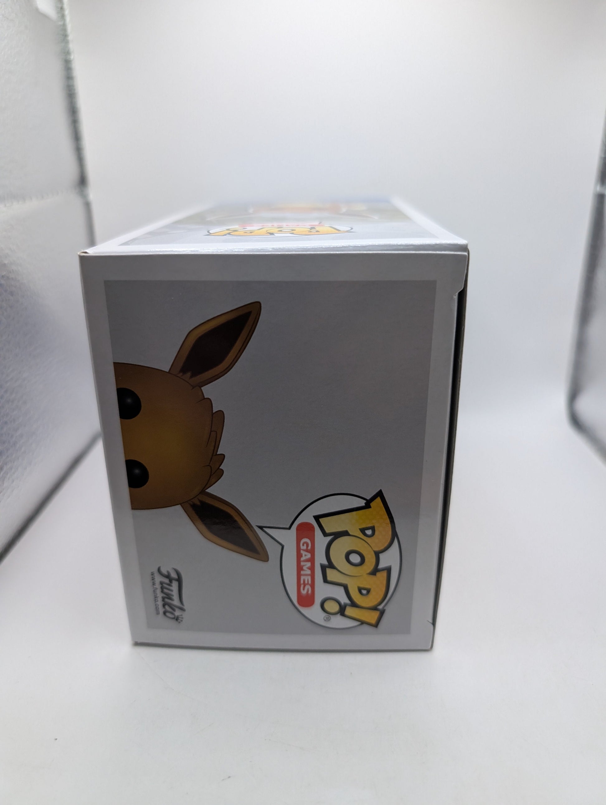 Funko POP! Vinyl Pokemon - Diamond Glitter Eevee Fall Convention 2021 #626 FRENLY BRICKS - Open 7 Days